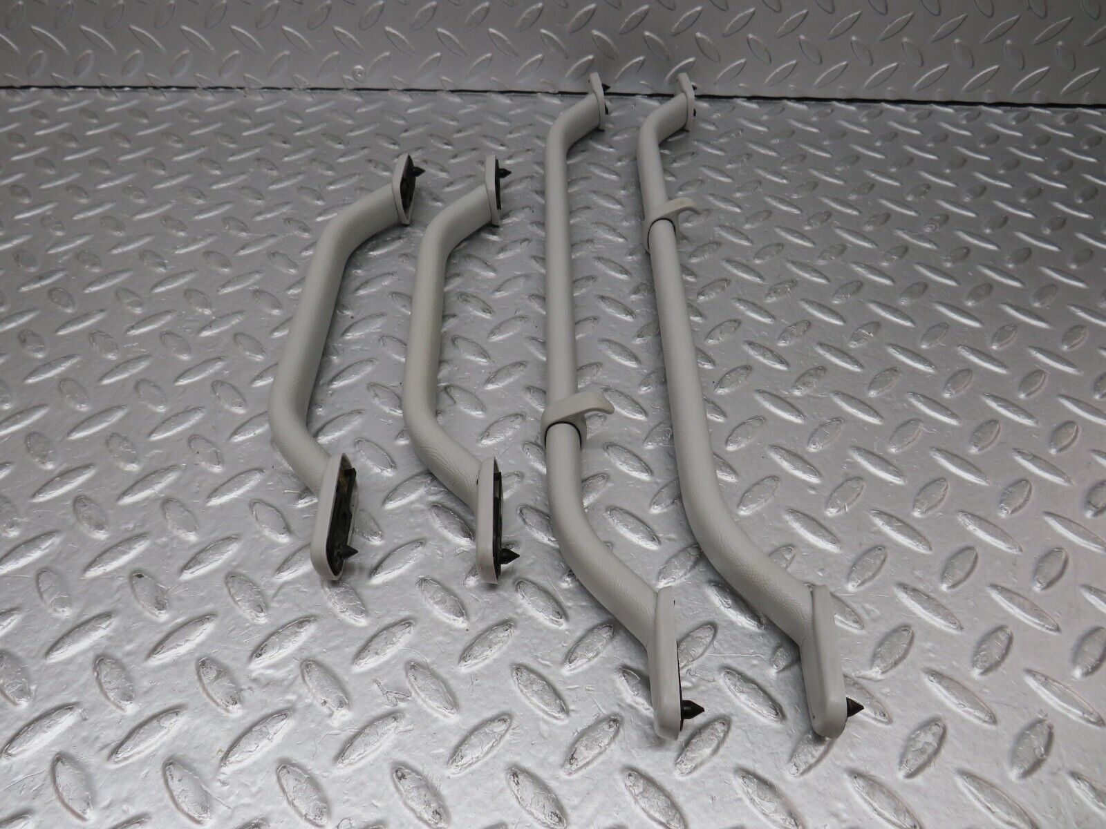 36061 Mercedes-Benz W126 420SE Interior Roof Grab Handle Set Grey