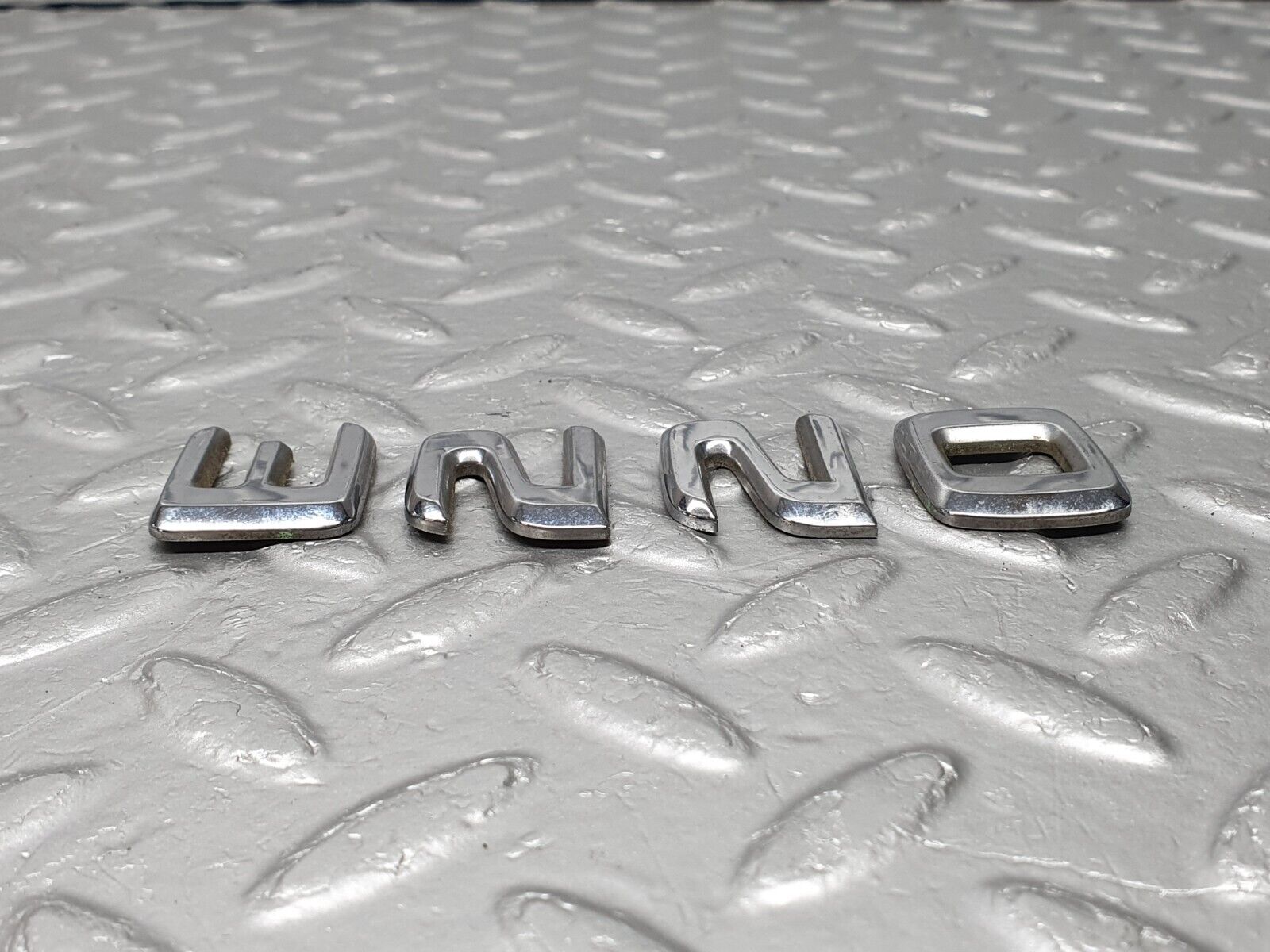 41302 Mercedes-Benz S124 E220 Wagon Trunk Badge Emblem