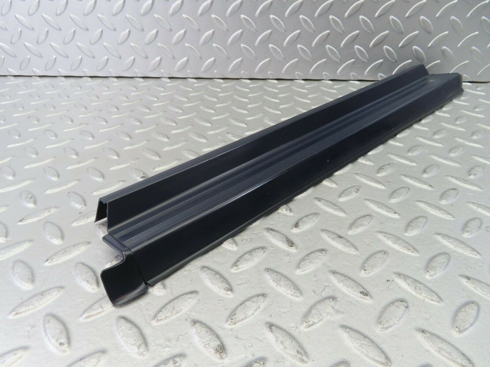 10347 Mercedes-Benz W201 190E Rear Right Door Sill Blue