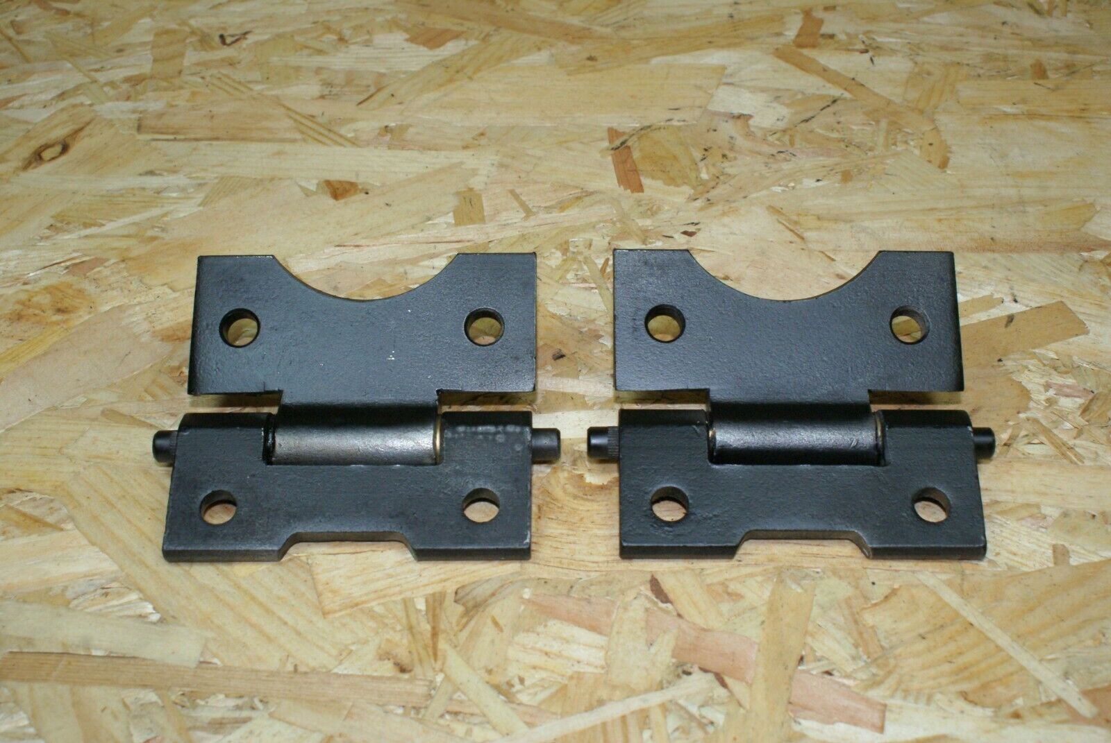 2245 Mercedes-Benz W123 280E Door Hinge 1237200037