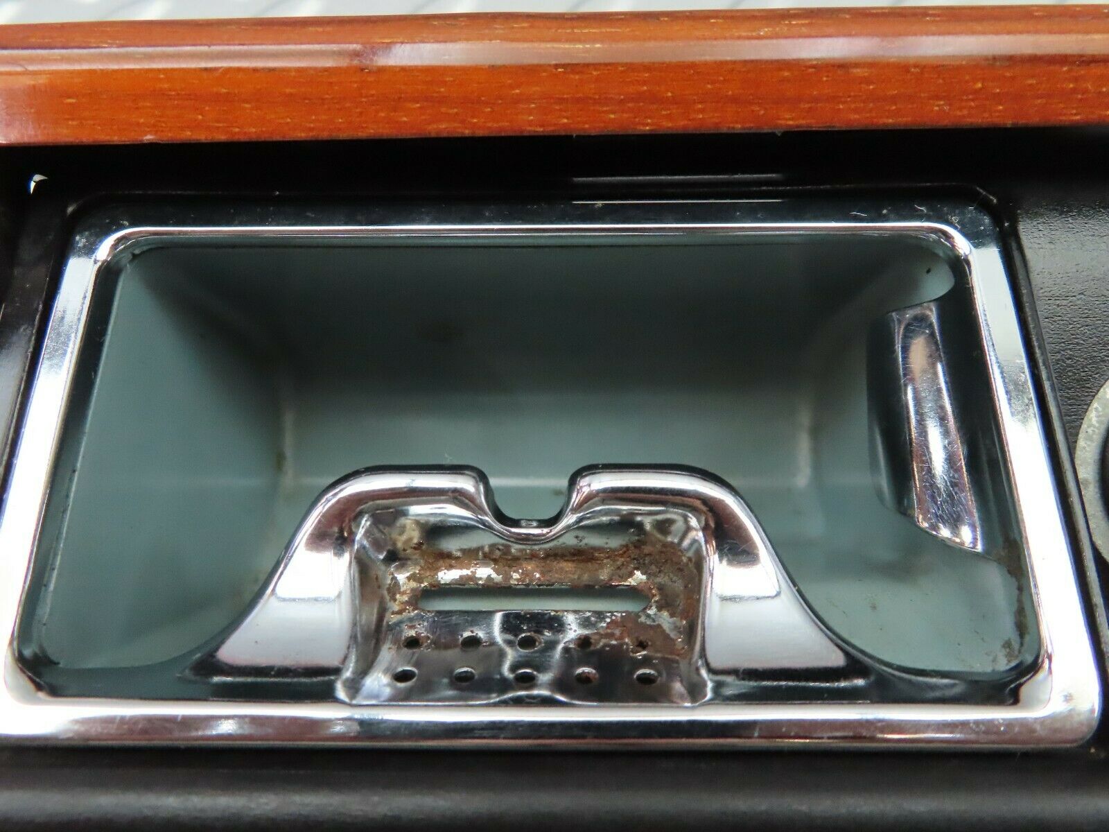 6448 Mercedes-Benz S124 E220 Wagon Centre Console Ashtray Wood Finish