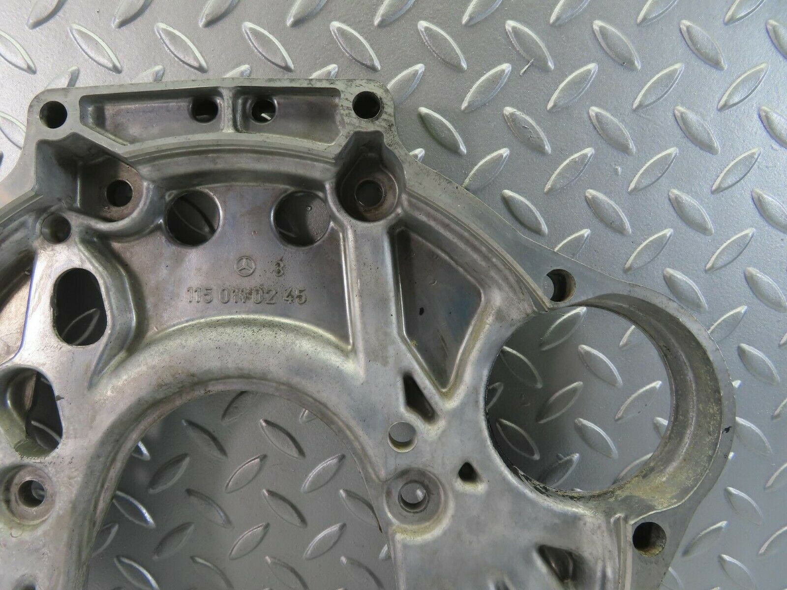 10157 Mercedes-Benz W115 Gearbox Flange 1150110245