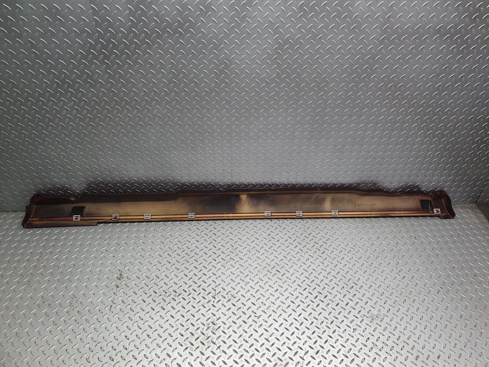 41225 Mercedes-Benz W126 300SE Side Skirt Left 1266904940 1266980330 1266980130