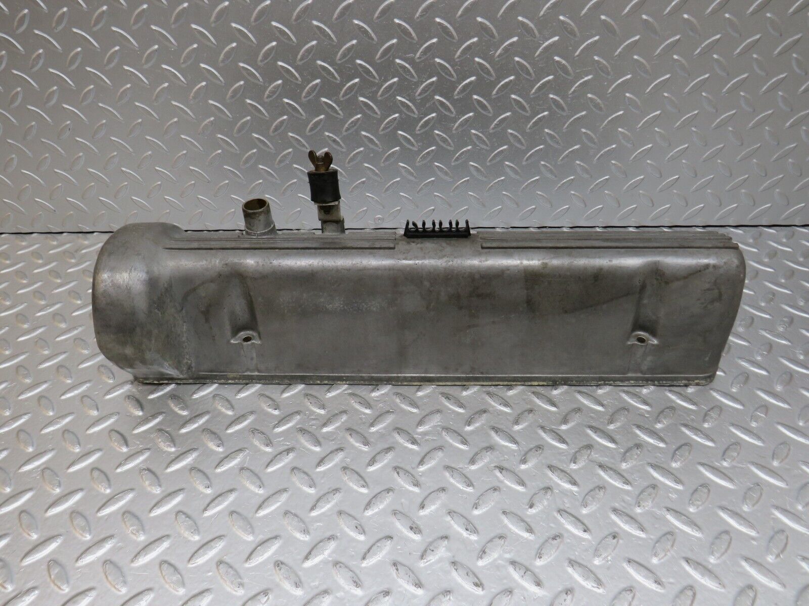 34537 Mercedes-Benz C126 380SEC Cylinder Head Valve Cover Left 1170160005