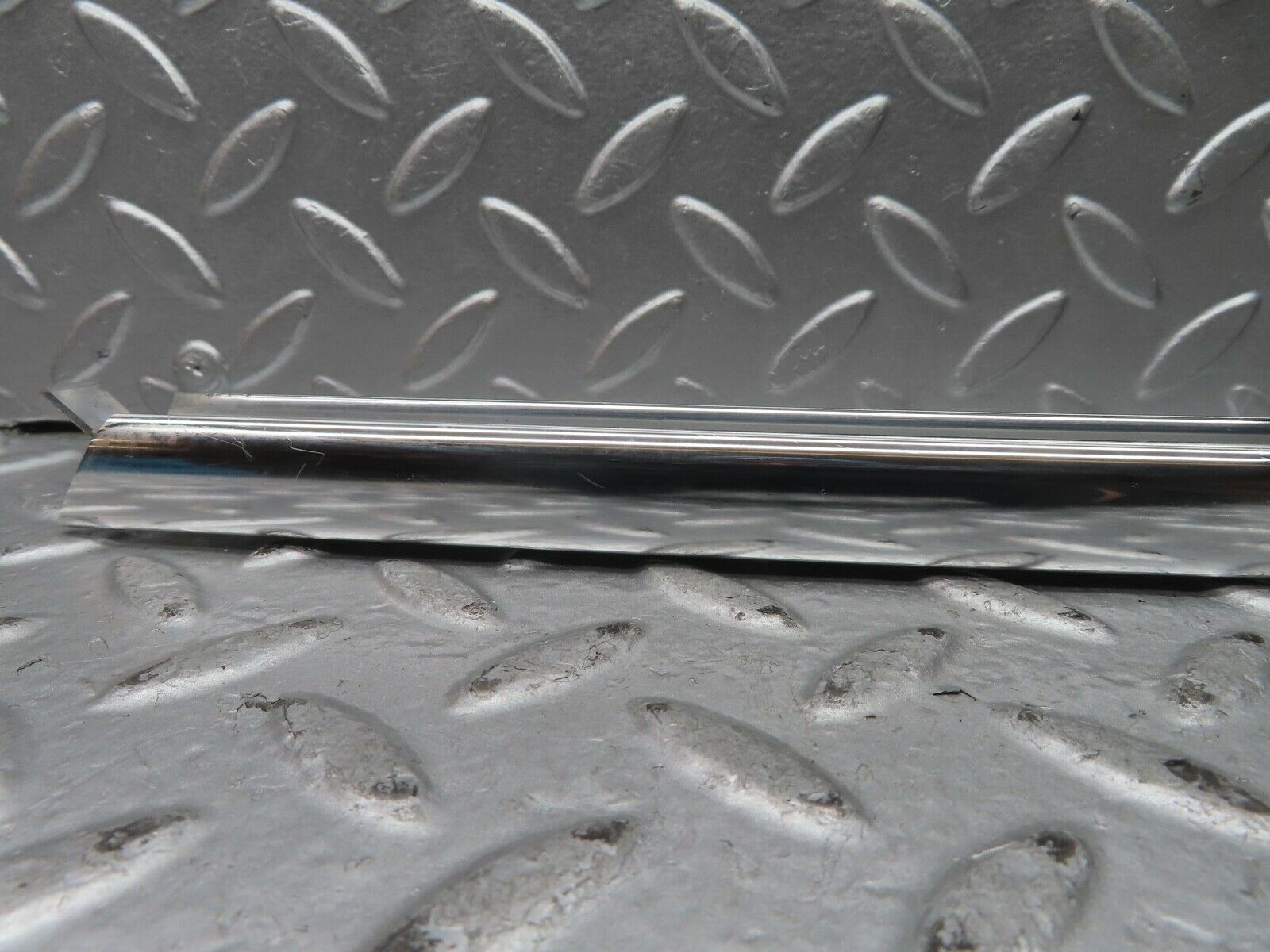 21575 Mercedes-Benz W126 300SE Rear Left Door Chrome Window Channel