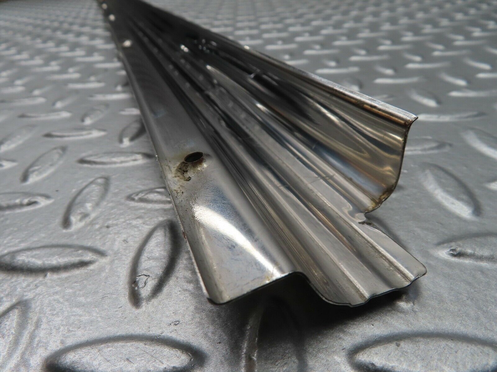 20391 Mercedes-Benz W114 280CE Coupe Left Door Sill Chrome