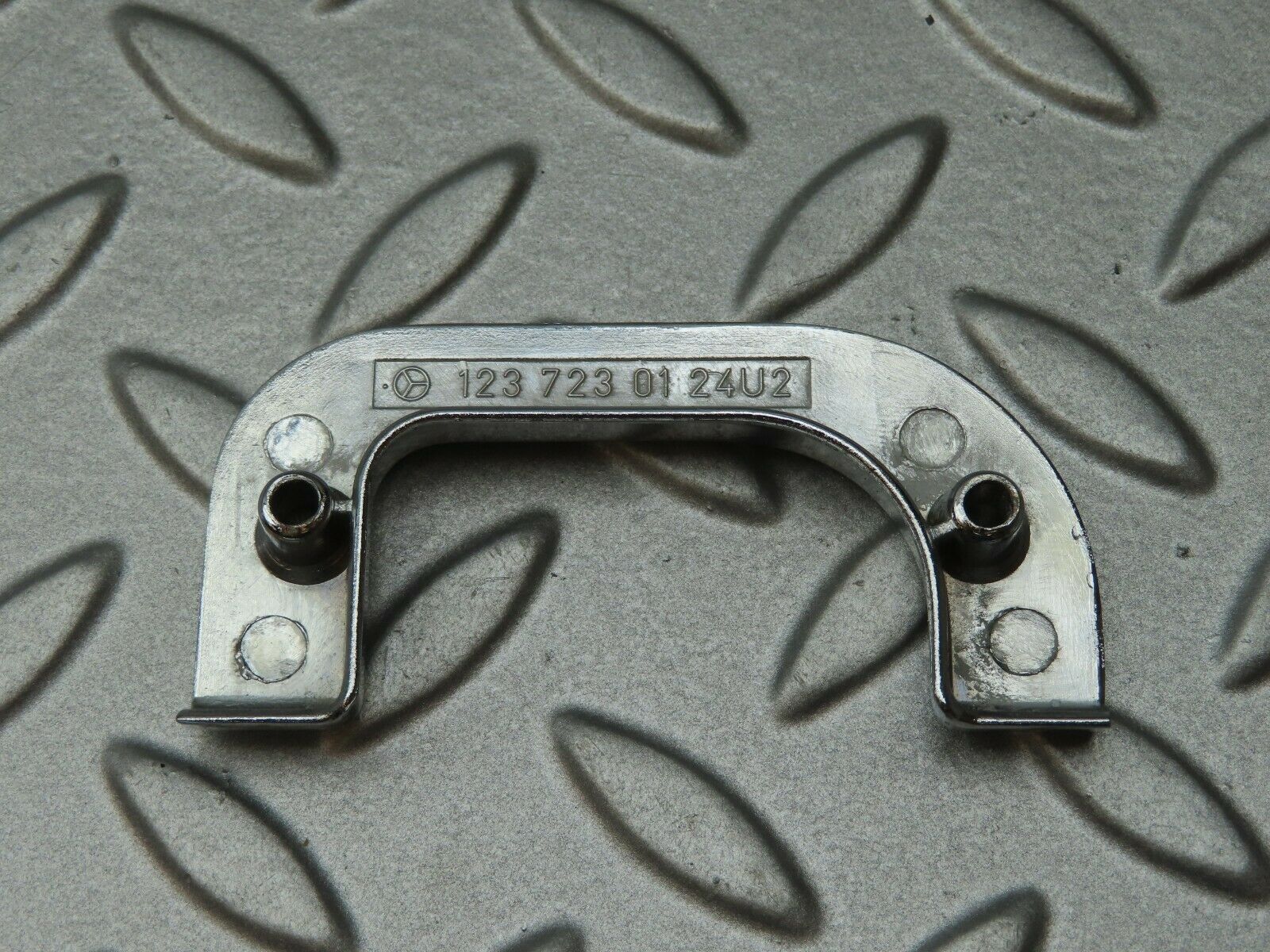 4147 Mercedes-Benz S123 200T Wagon Left Interior Chrome Door Latch Trim