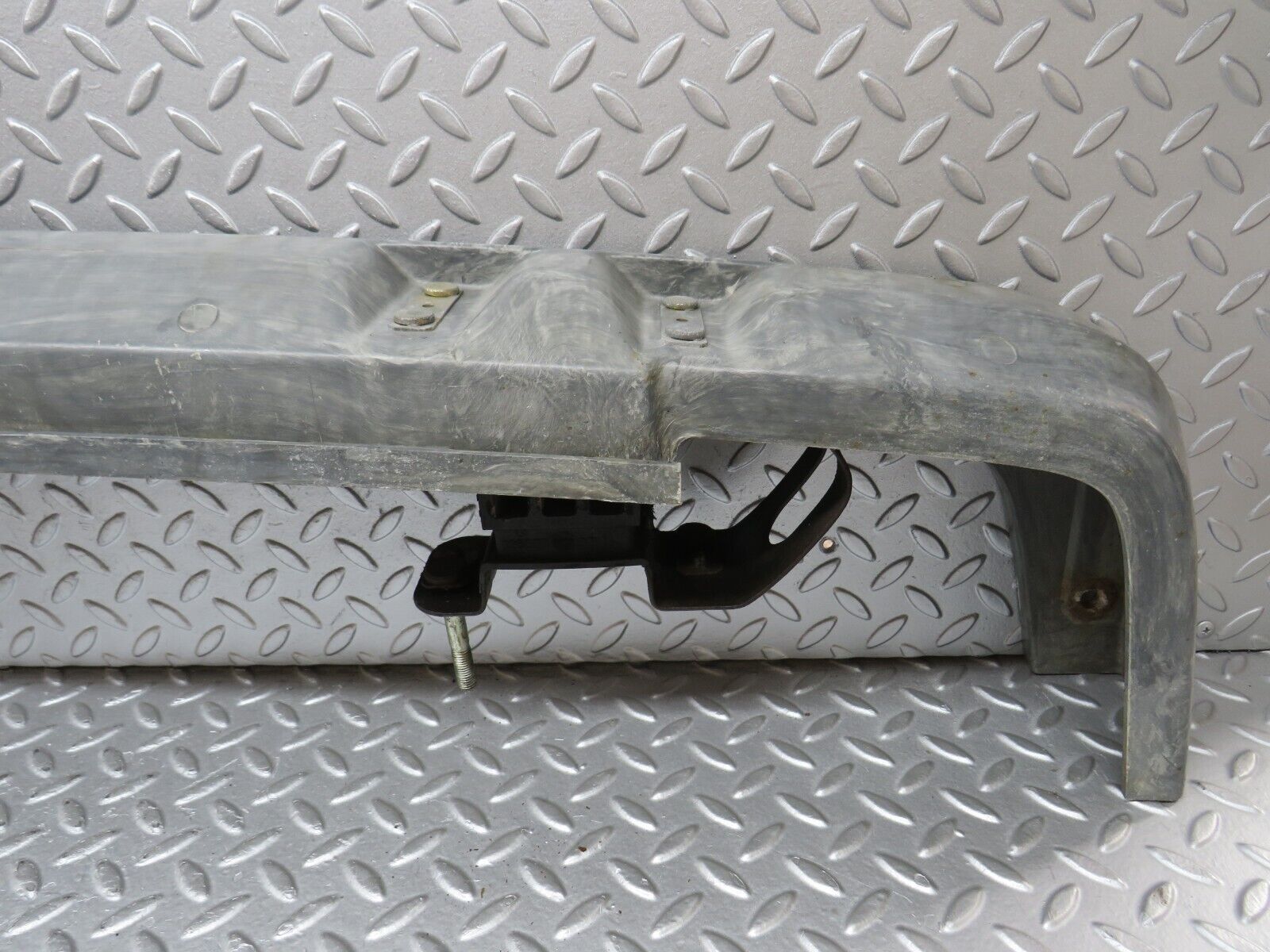 36313 Mercedes-Benz W126 420SE Rear Bumper Bracket Reinforcement 1268851105