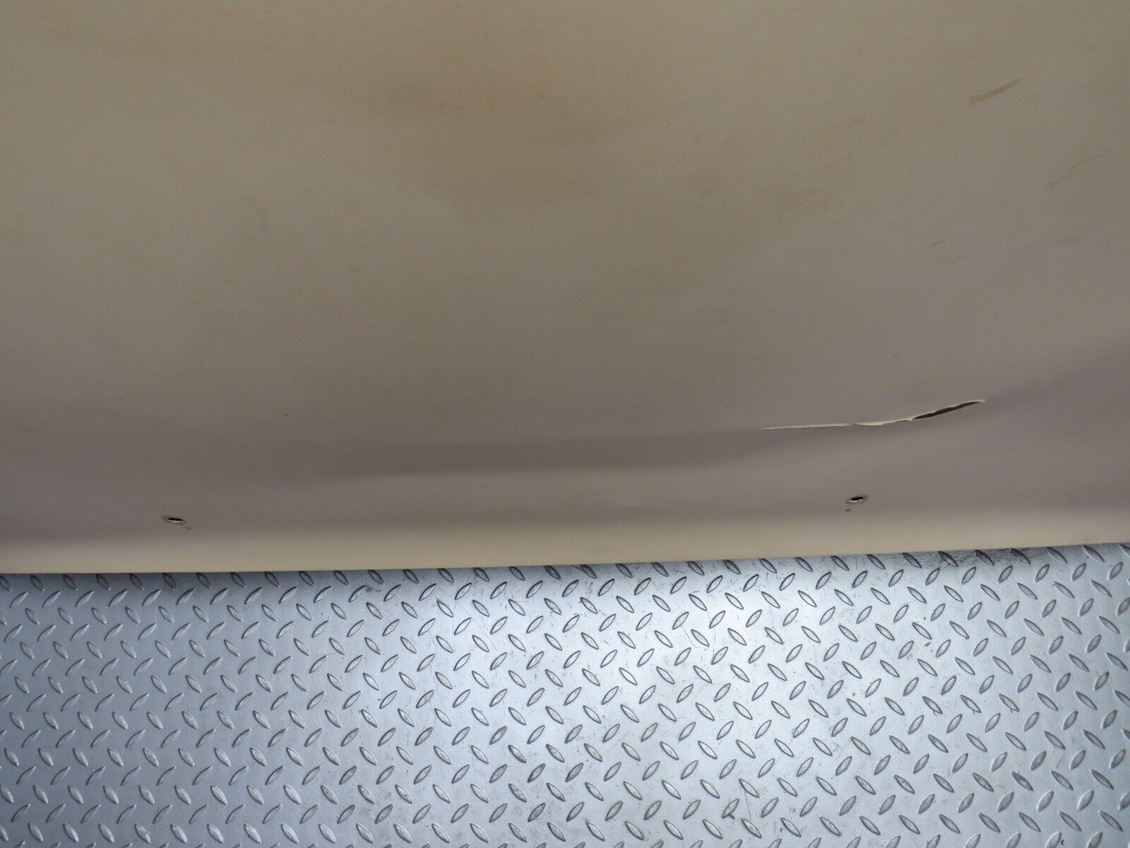 30037 Porsche 924 Bonnet