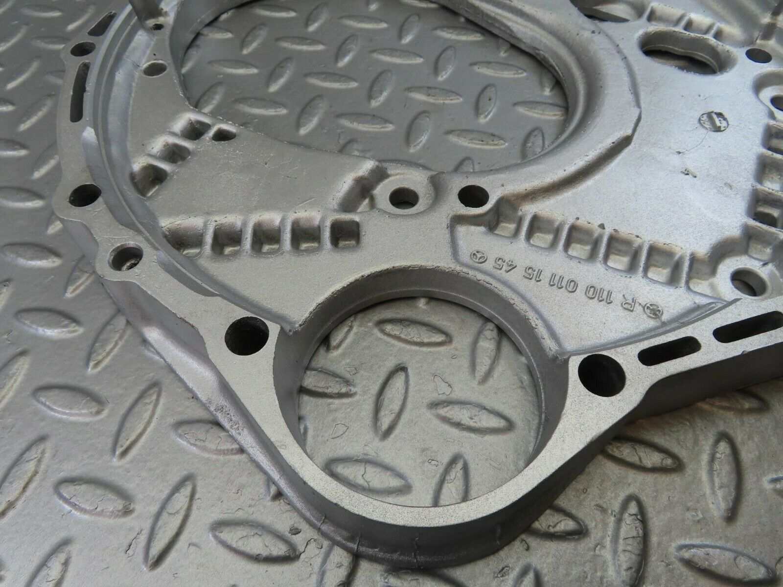 9871 Mercedes-Benz C123 280CE Coupe Gearbox Flange 1100111545