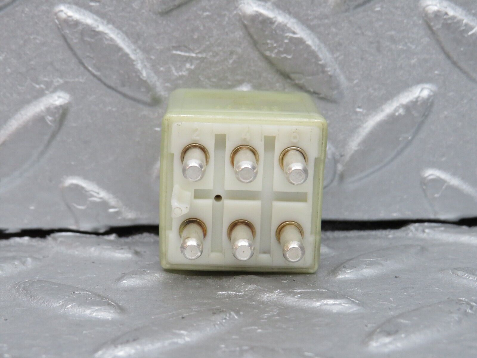 38120 Mercedes-Benz A124 320E Cabriolet Door Window Control Relay 0015427819