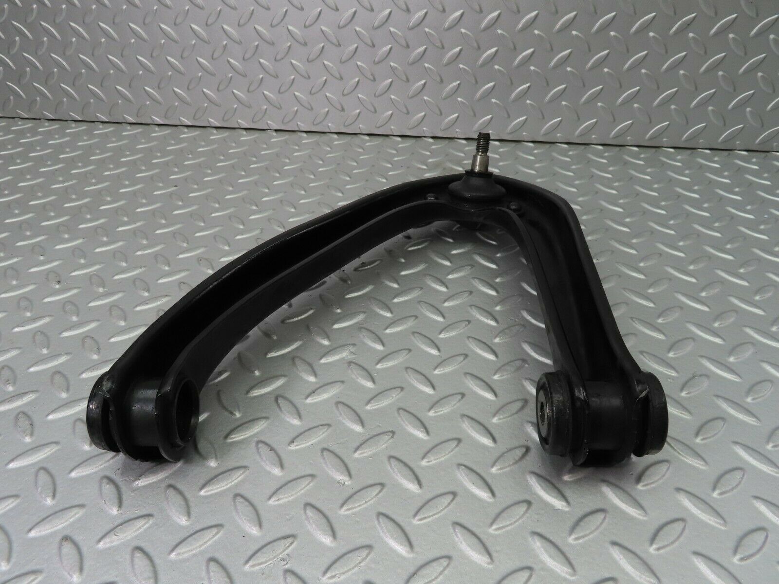 7213 Mercedes-Benz C107 350SLC Coupe Upper Control Arm Left