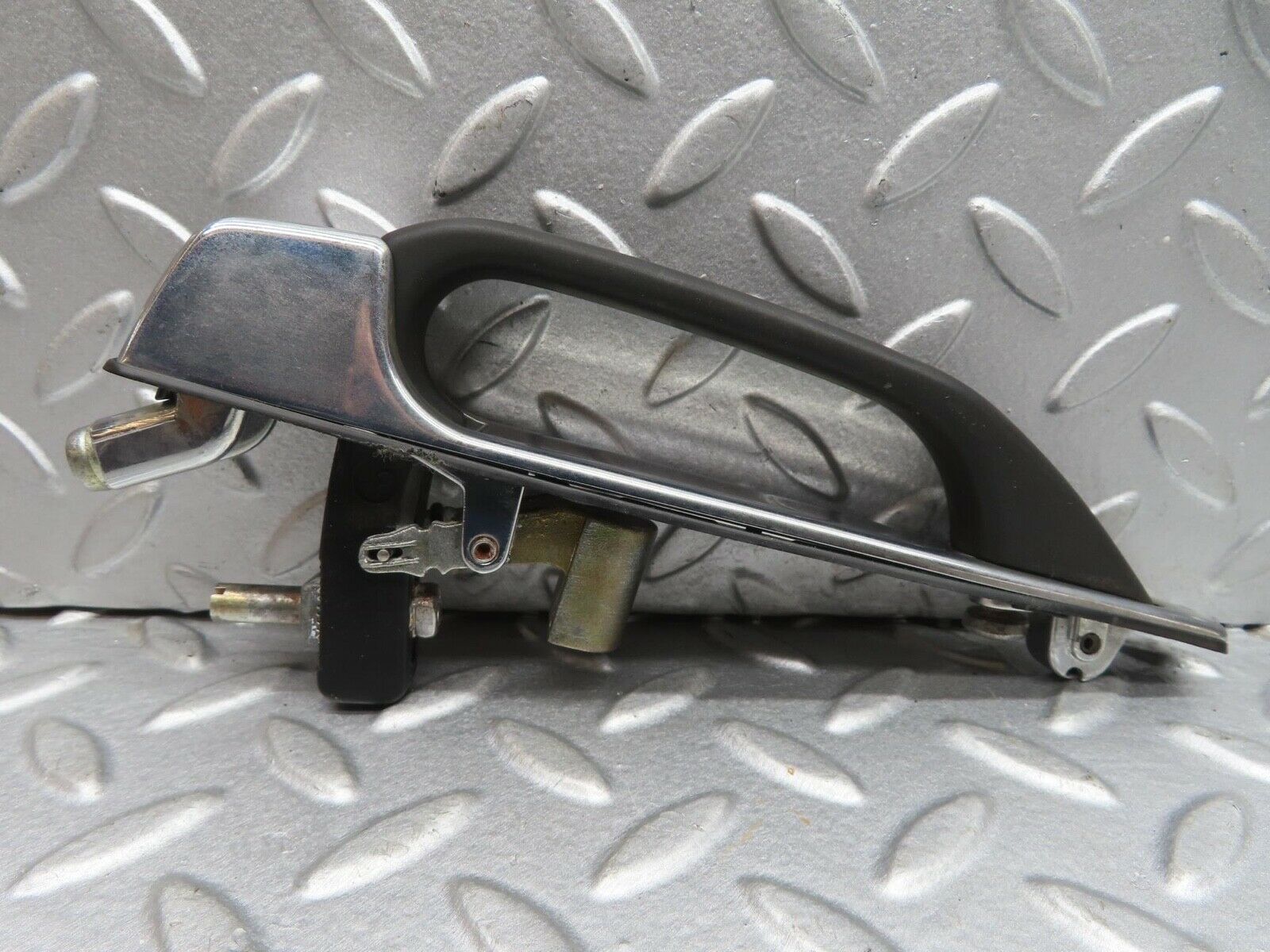 13865 Mercedes-Benz W123 200 Exterior Chrome Door Handle Rear 1237600359