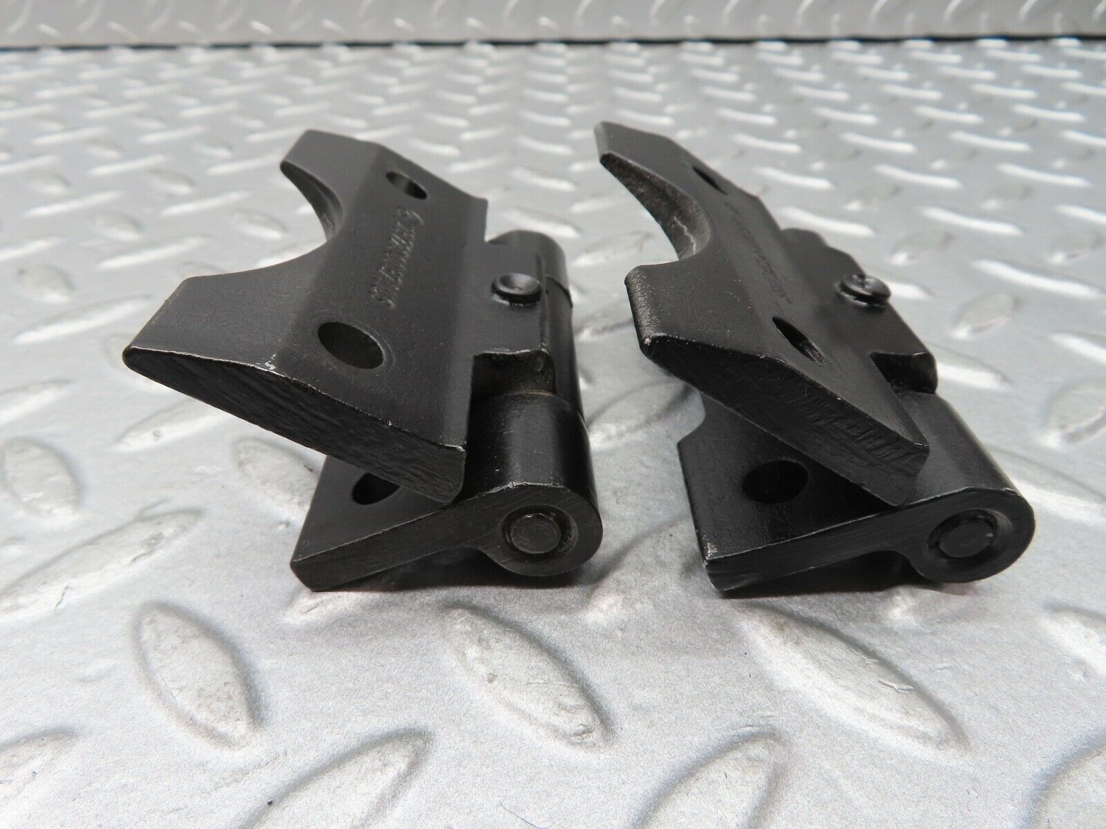 17007 Mercedes-Benz C123 280CE Coupe Door Hinges Pair 1237200037