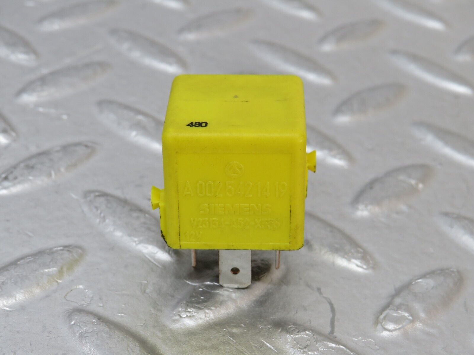 34868 Mercedes-Benz W210 320E Multi Purpose Relay 0025421419