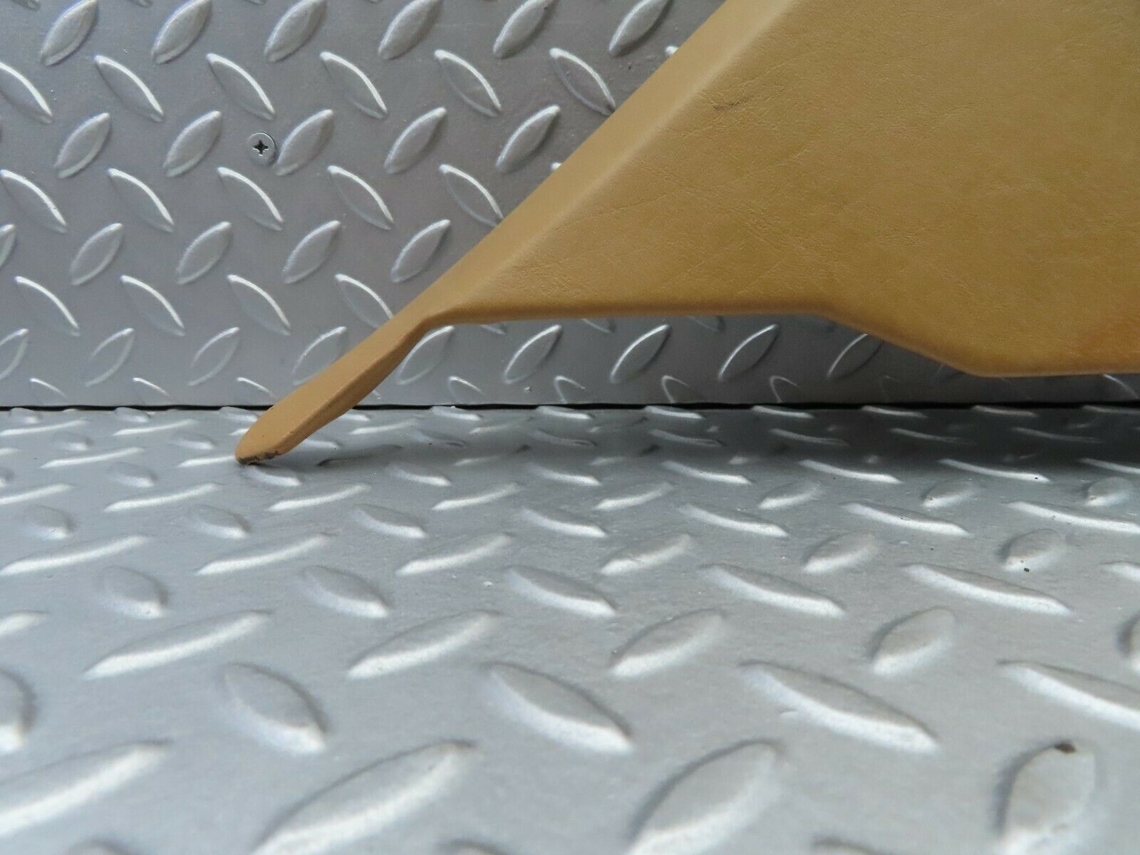 5829 Mercedes-Benz W123 200 C Pillar Cover Panel Left Palomino 1236900325