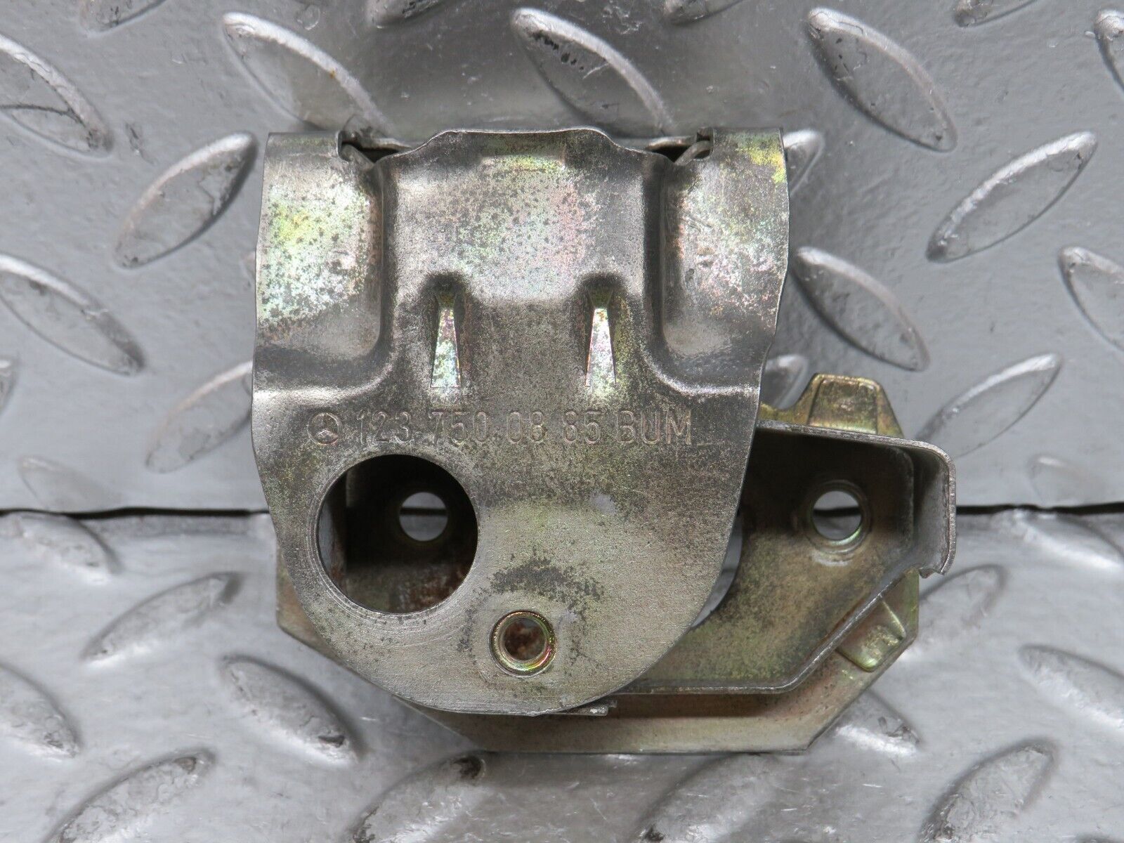 27882 Mercedes-Benz W123 280E Trunk Lock 1237500885