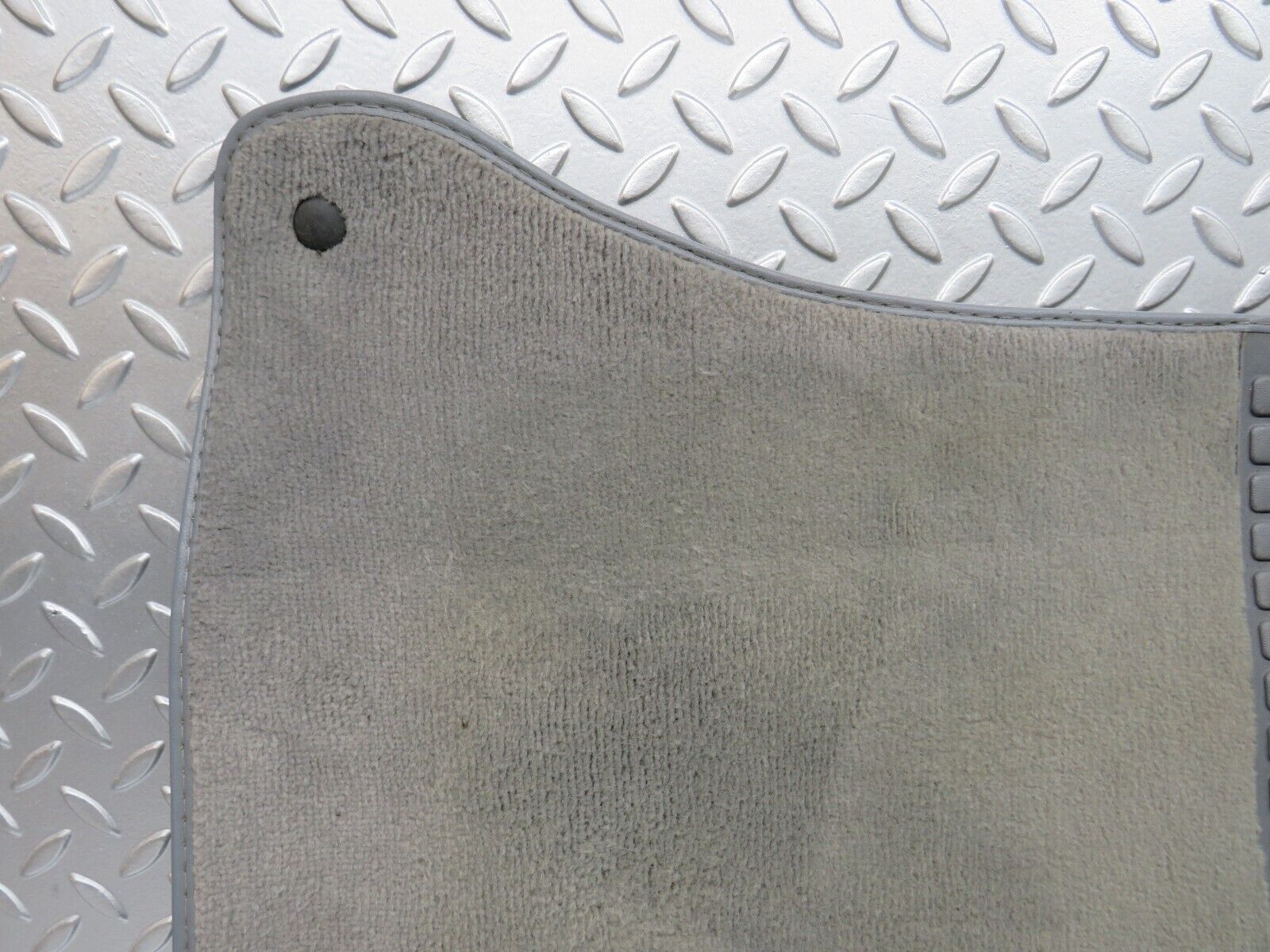 31411 Mercedes-Benz S124 220TE Wagon Front Right Floor Mat