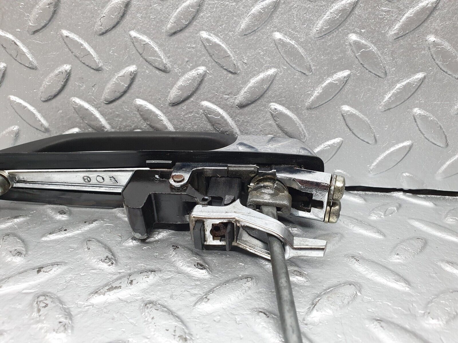 40751 Mercedes-Benz W123 300D Front Left Door Exterior Handle No Key