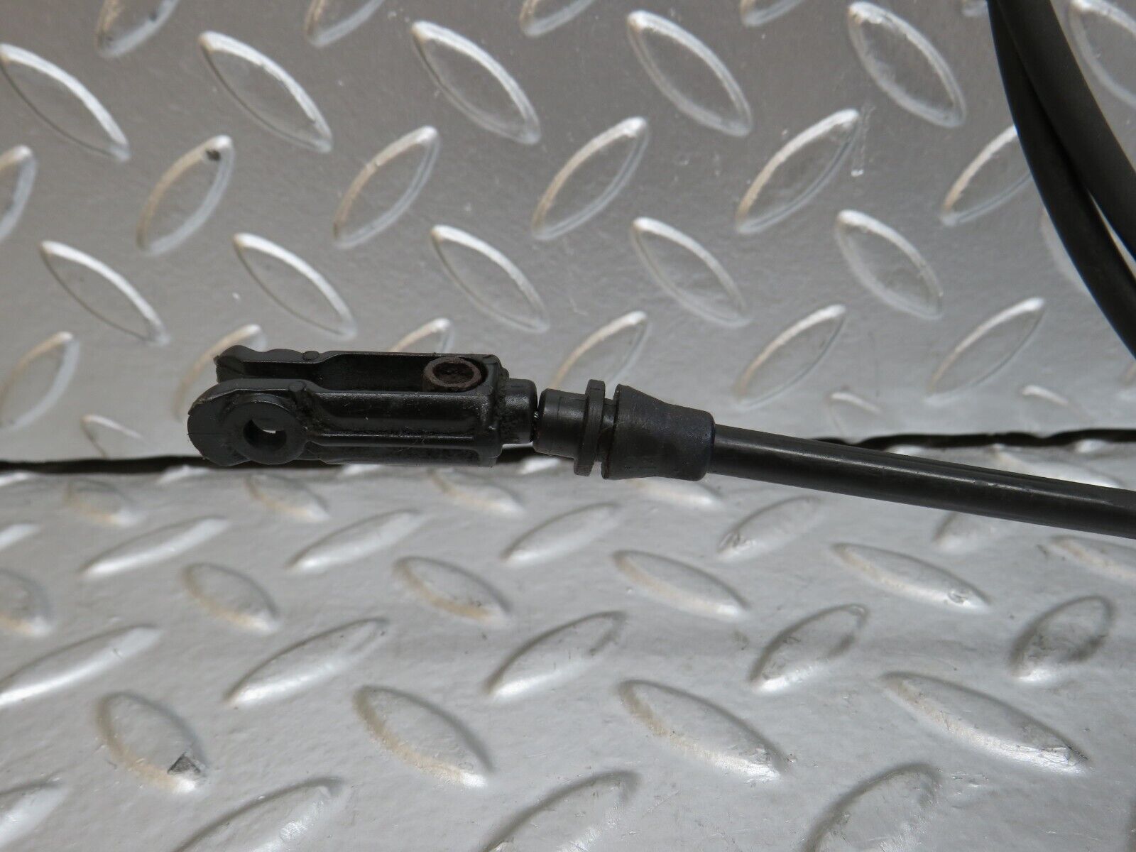 29148 Mercedes-Benz C124 320CE Coupe Bonnet Release Cable 1239970681