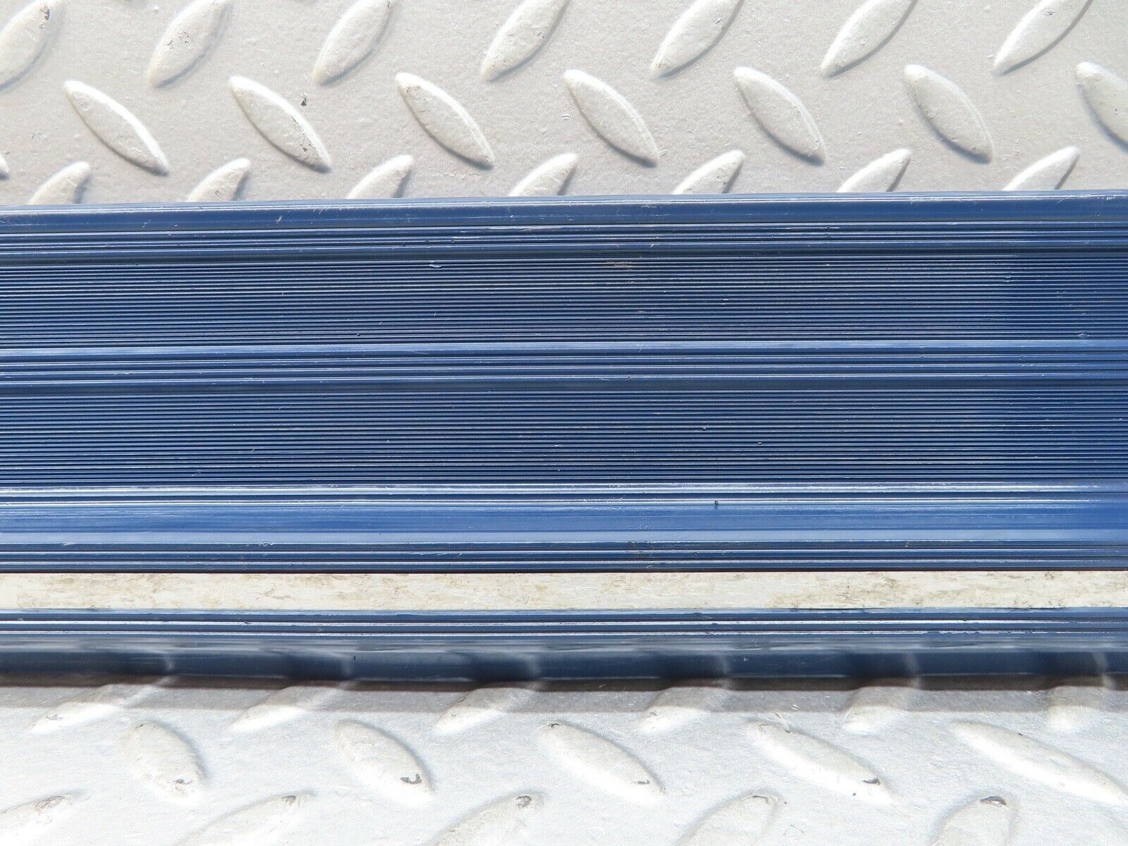 17532 Mercedes-Benz W116 450SEL Rear Right Door Sill Blue