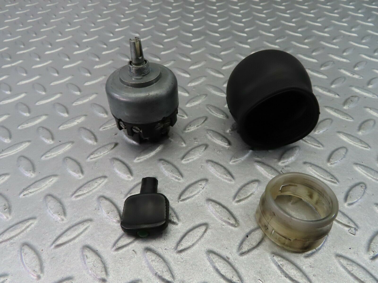 7981 Mercedes-Benz W115 220D Headlight Switch