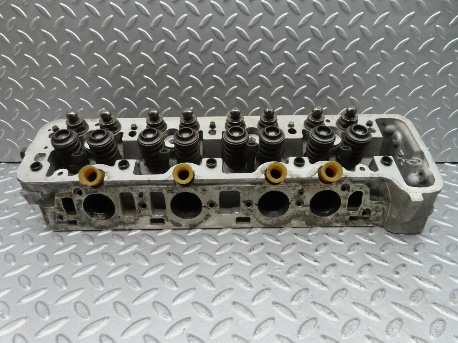 16677 Mercedes-Benz C107 380SLC Cylinder Head Right Side 1160163001