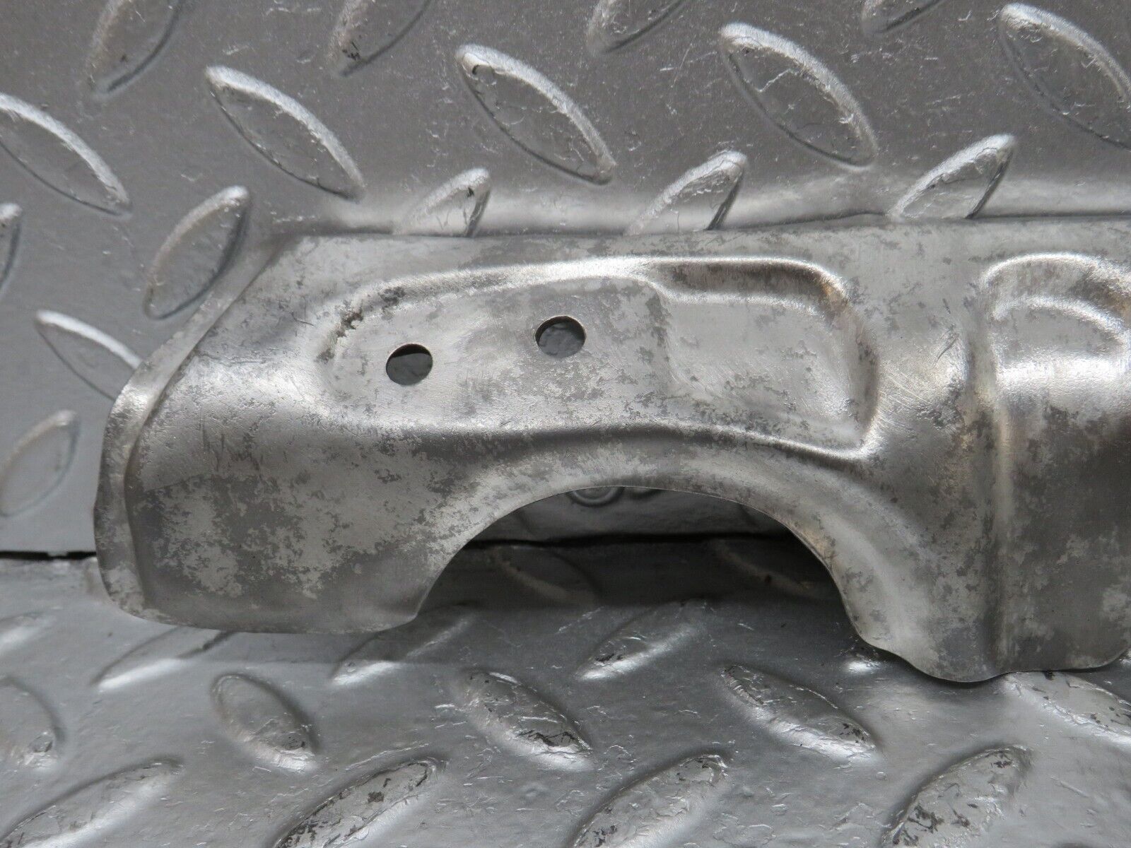 33114 Mercedes-Benz W126 420 V8 M117 Exhaust Manifold Heat Shield