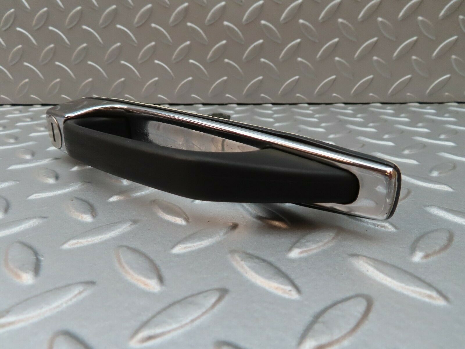 3826 Mercedes-Benz S123 200T Wagon Exterior Chrome Door Handle Front Left