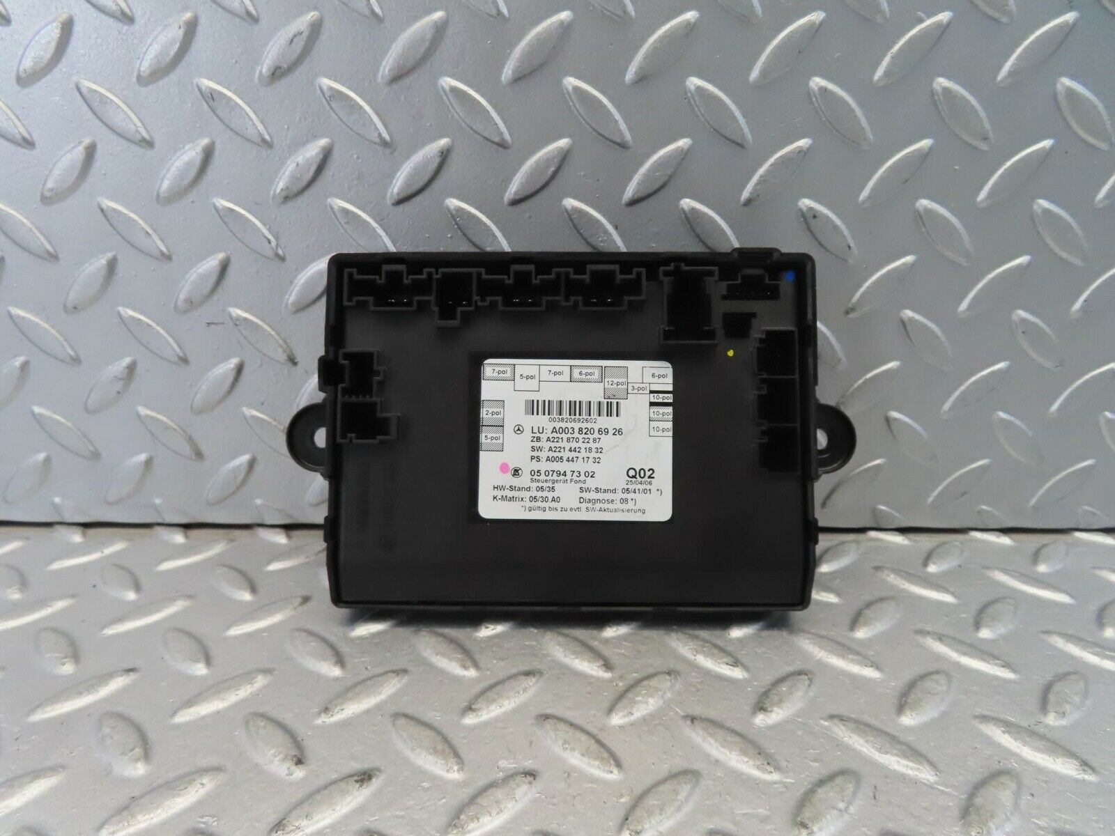 11083 Mercedes-Benz W221 S320 Rear Door Control Unit 2218702287