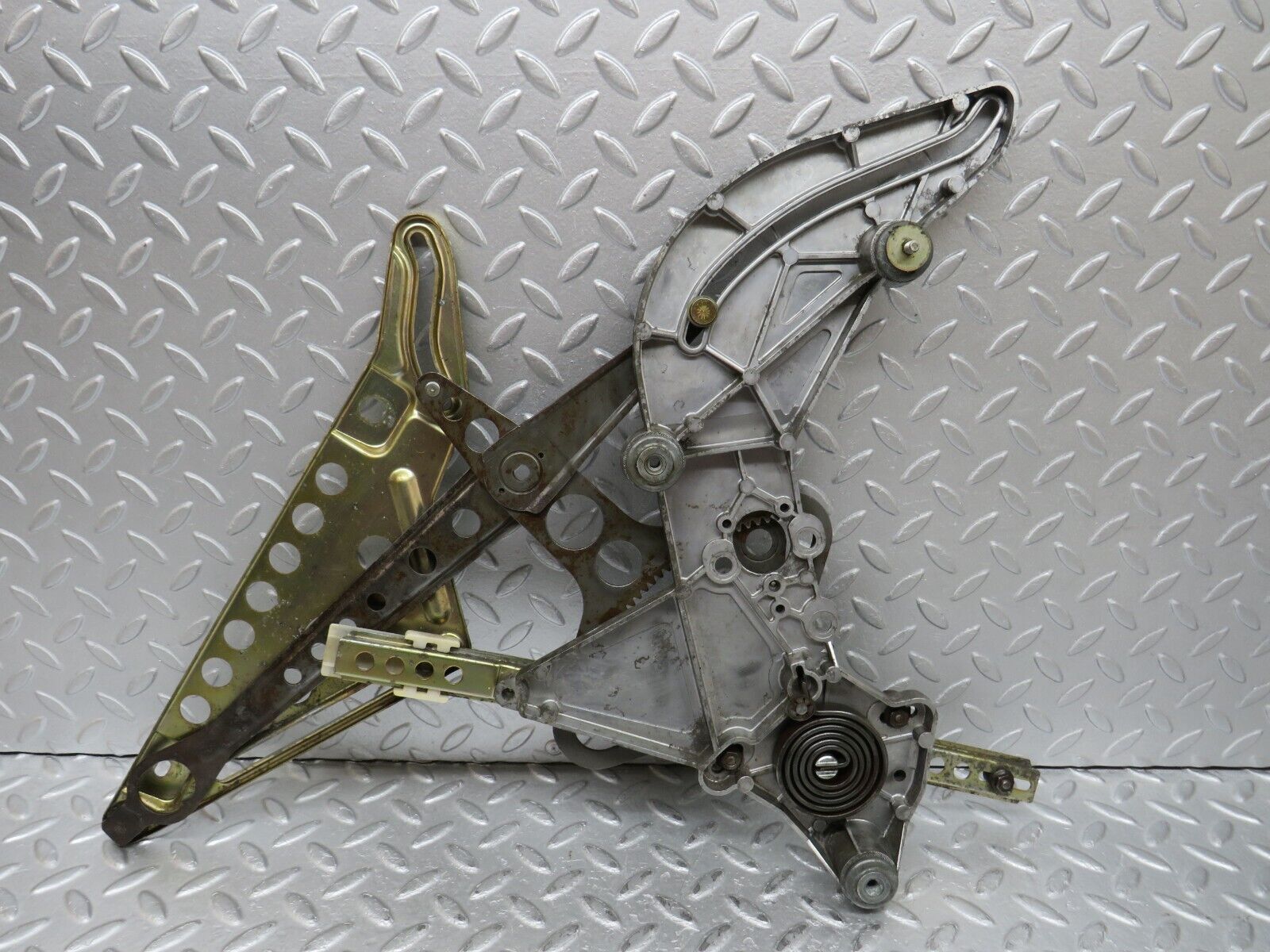 37122 Mercedes-Benz C126 420SEC Coupe Rear Right Window Regulator Mechanism