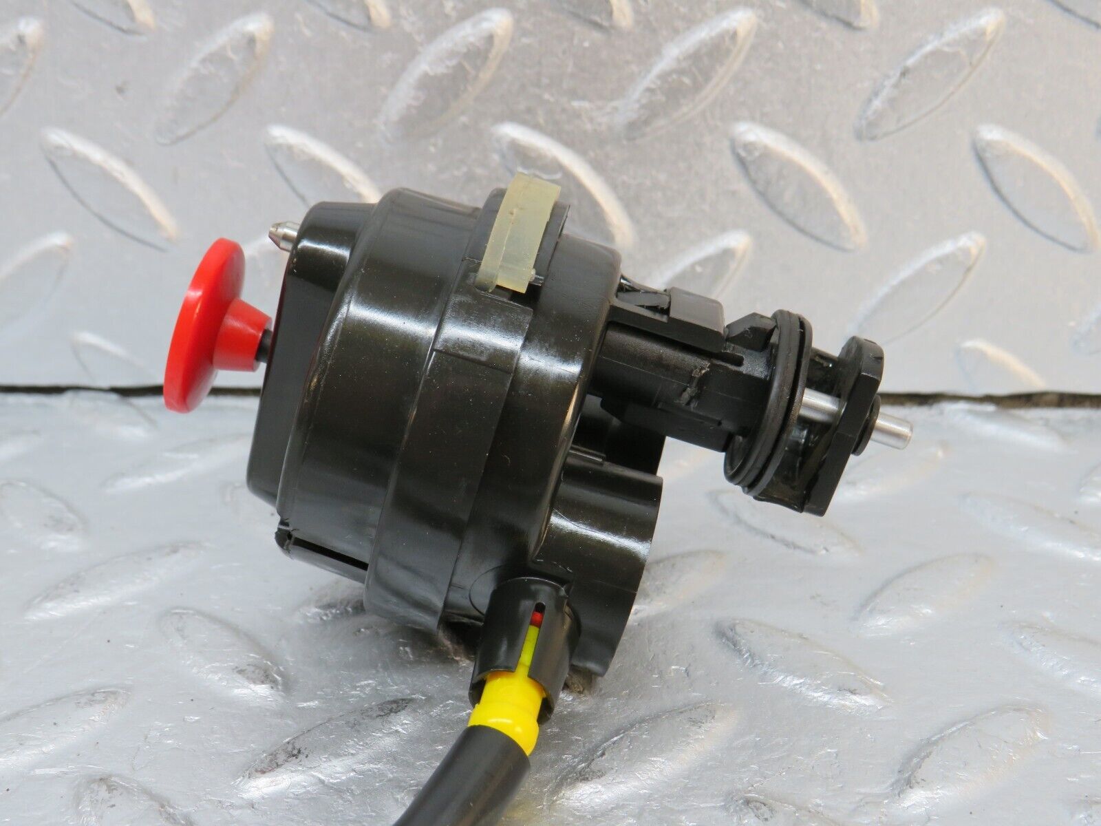 38265 Mercedes-Benz R129 280SL Coupe Fuel Tank Flap Cap Vacuum Actuator