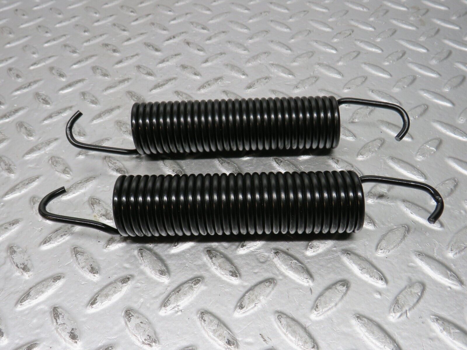 31992 Mercedes-Benz W123 230E Trunk Lid Hinge Spring Pair