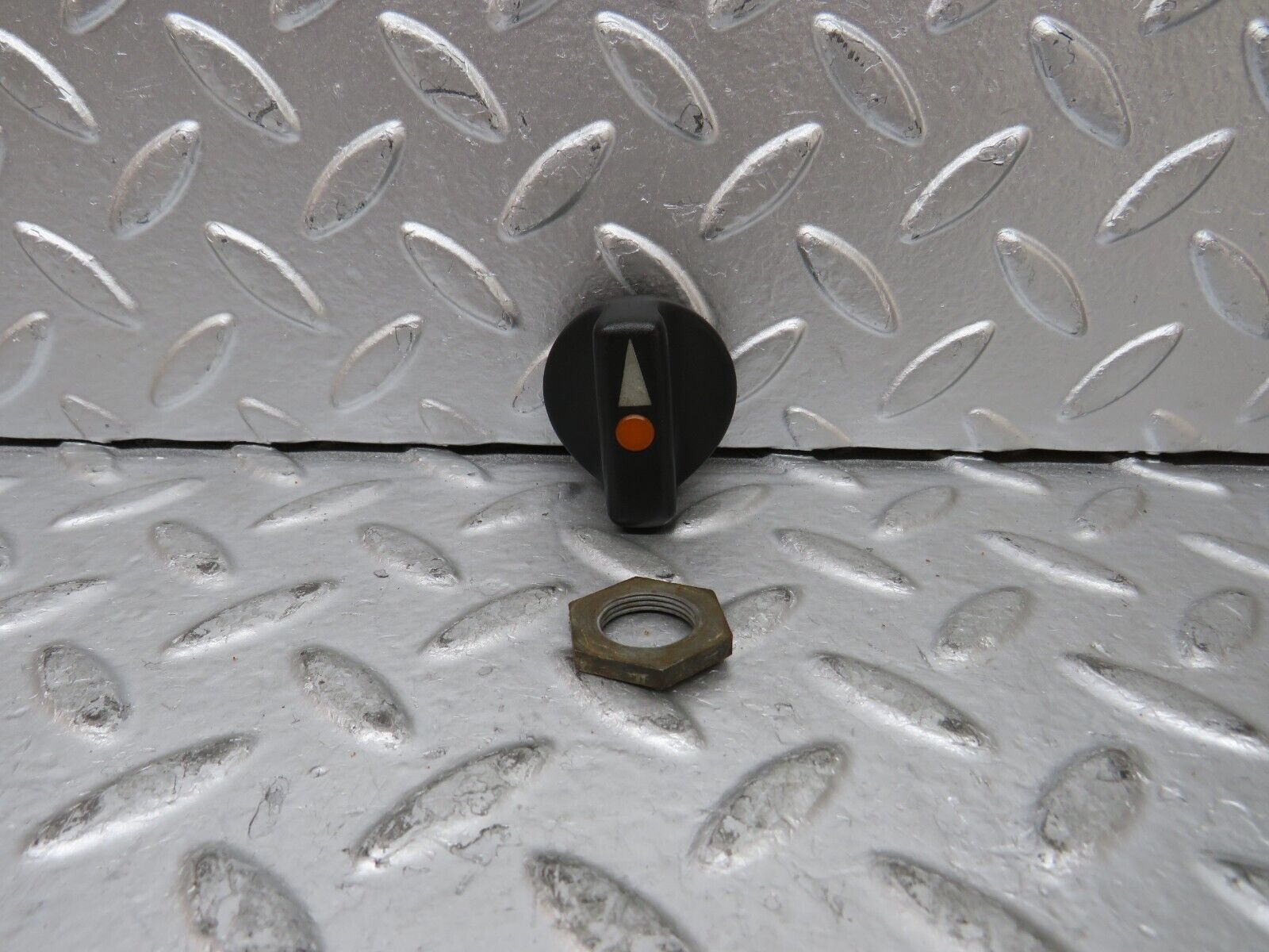 27163 Mercedes-Benz W123 280E Headlight Switch Knob 1265400083