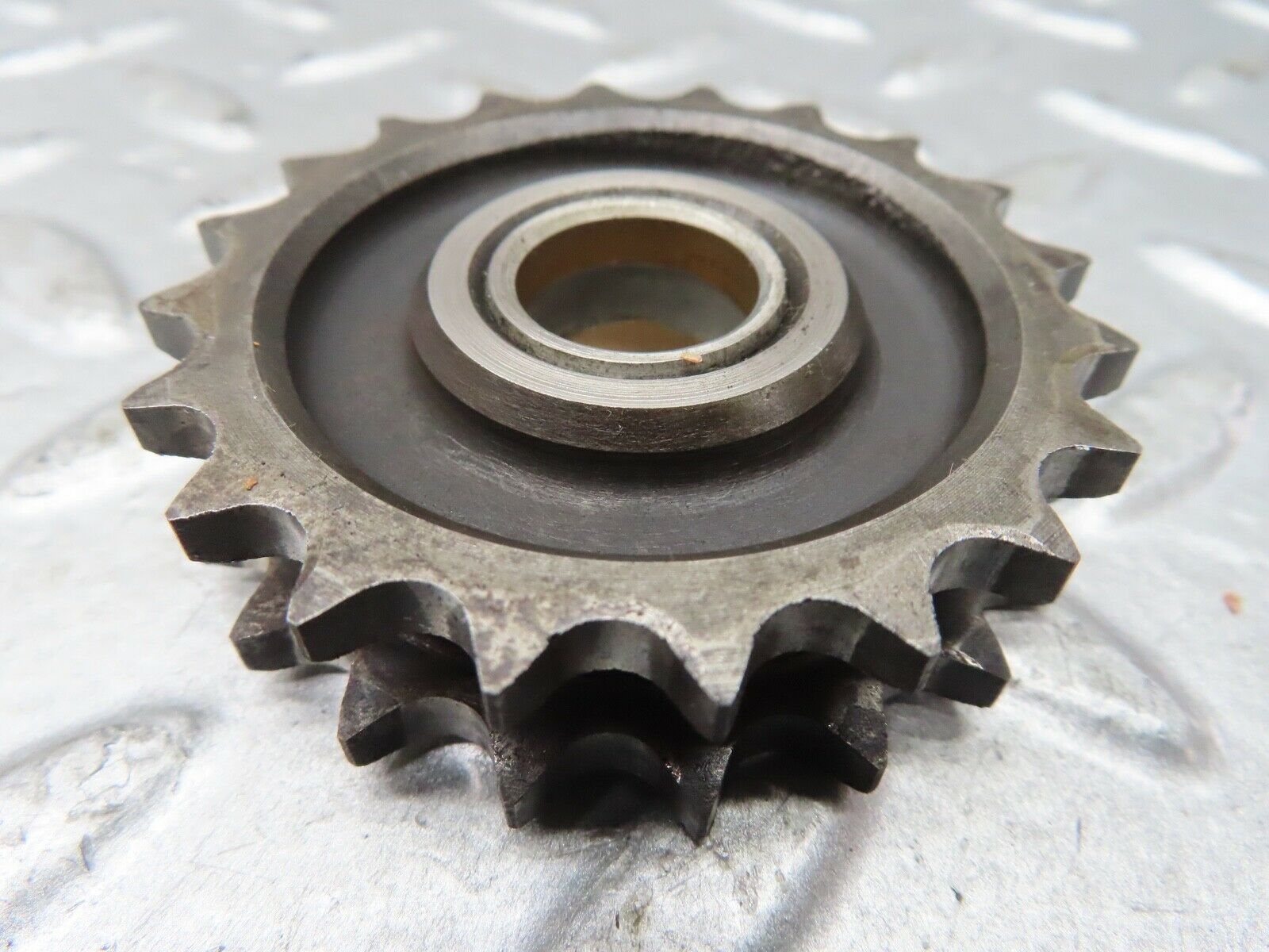 19105 Mercedes-Benz W123 300D Idler Sprocket Gear & Pin