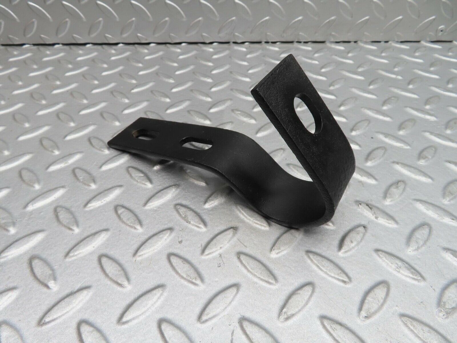 12281 Mercedes-Benz W108 280SE 3.5 Front Bumper Bracket