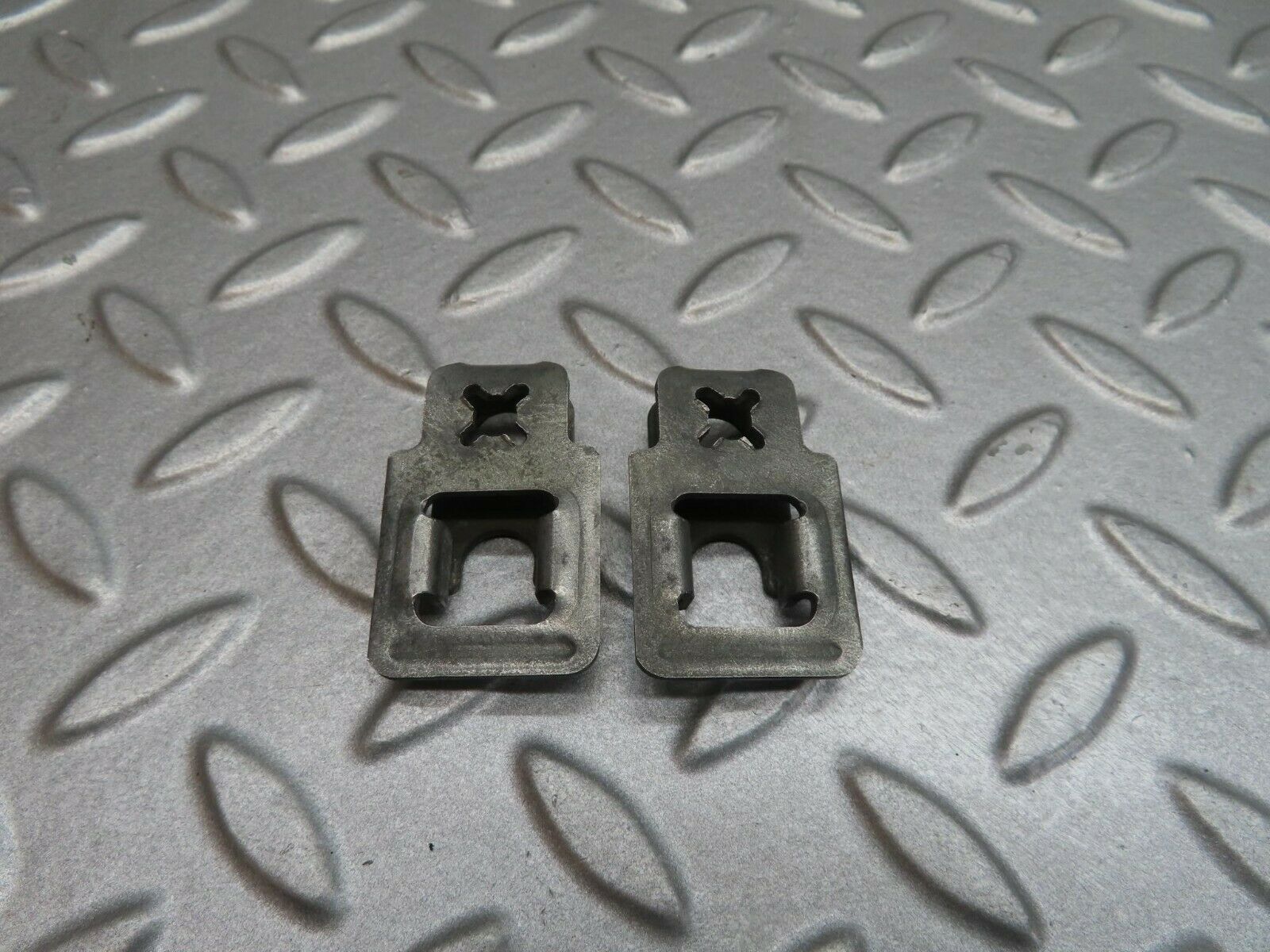 12174 Mercedes-Benz R129 300SL Coupe Fuel Injector Bracket