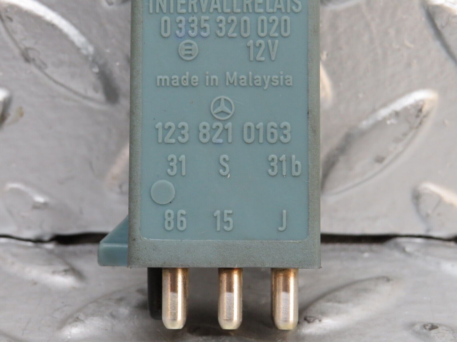 28320 Mercedes-Benz S123 240D Wagon Wiper Relay 0335320020