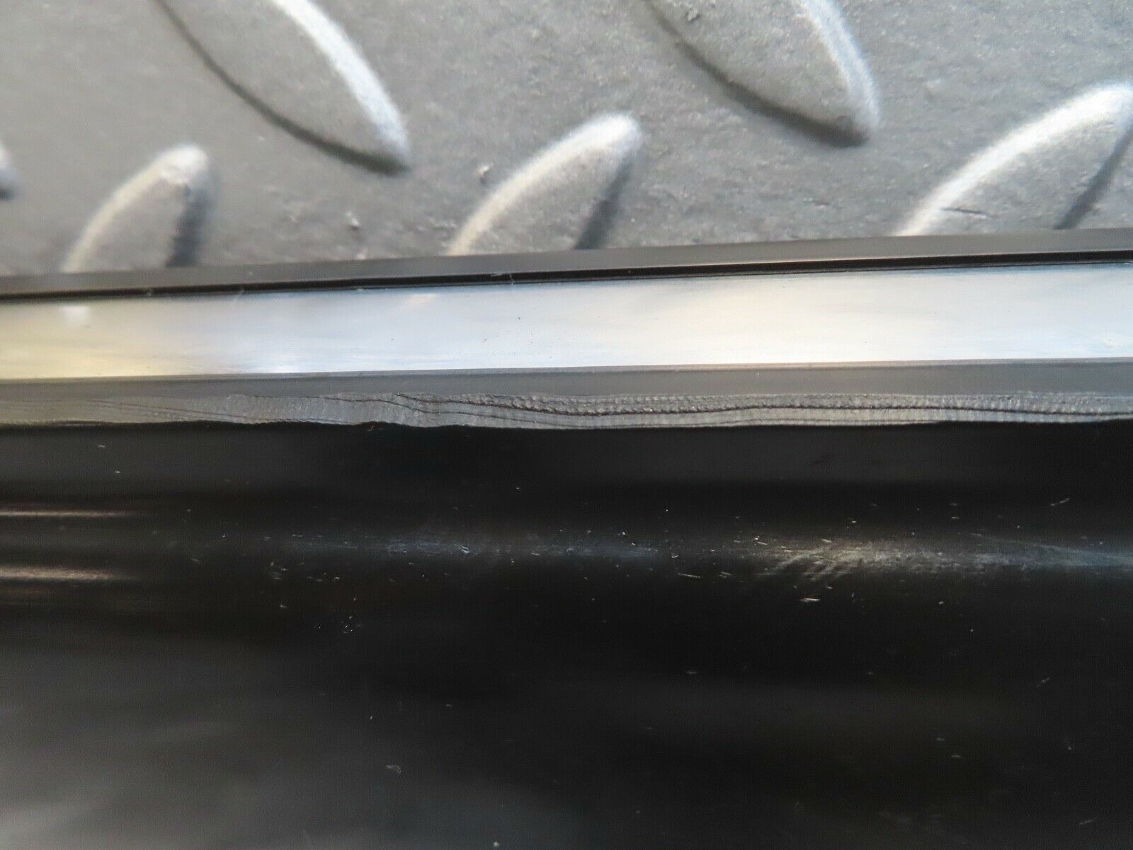 16860 Mercedes-Benz C123 280CE Coupe Right Door Lower Moulding Trim