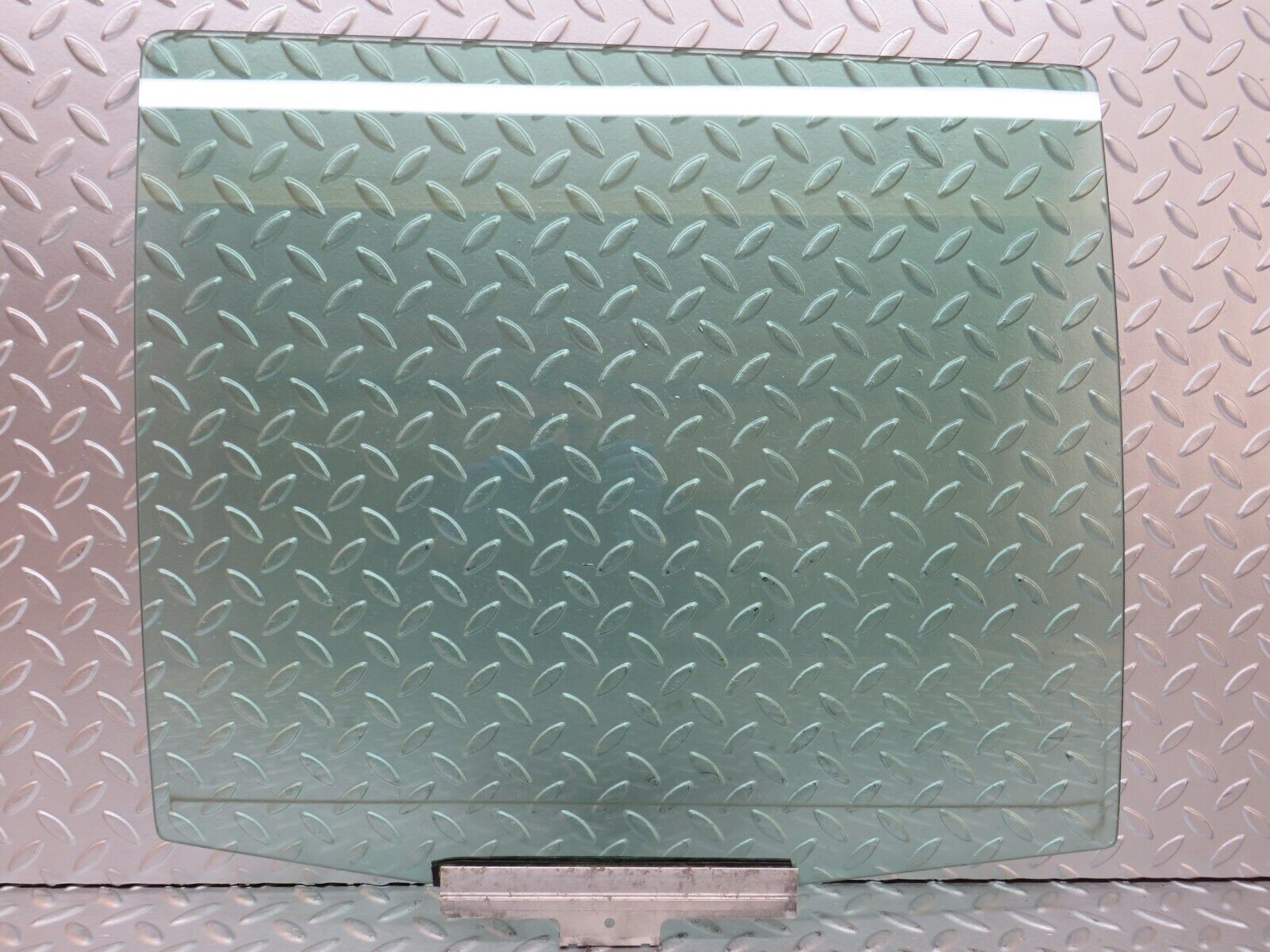 27635 Mercedes-Benz S124 300TE Wagon Rear Right Door Window Glass