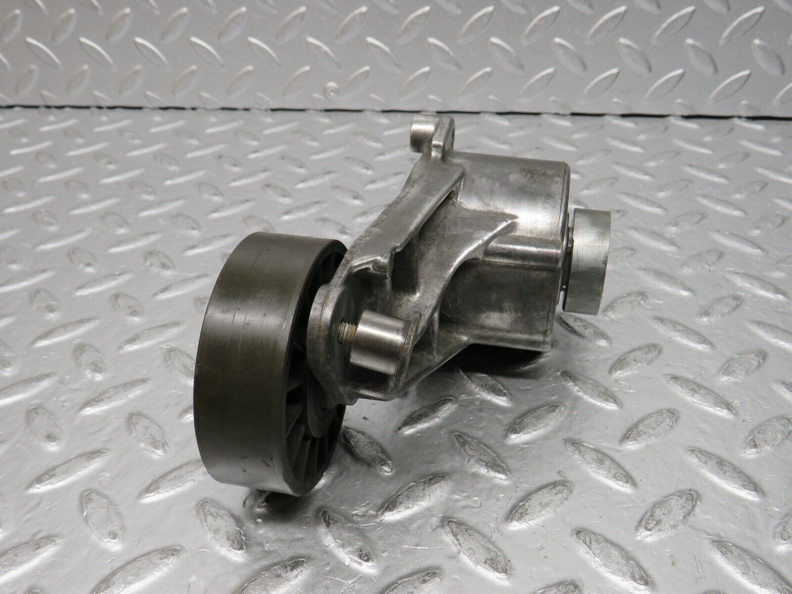 31808 Mercedes-Benz W201 190LE 1.8L Belt Tensioner Pulley 1022023640