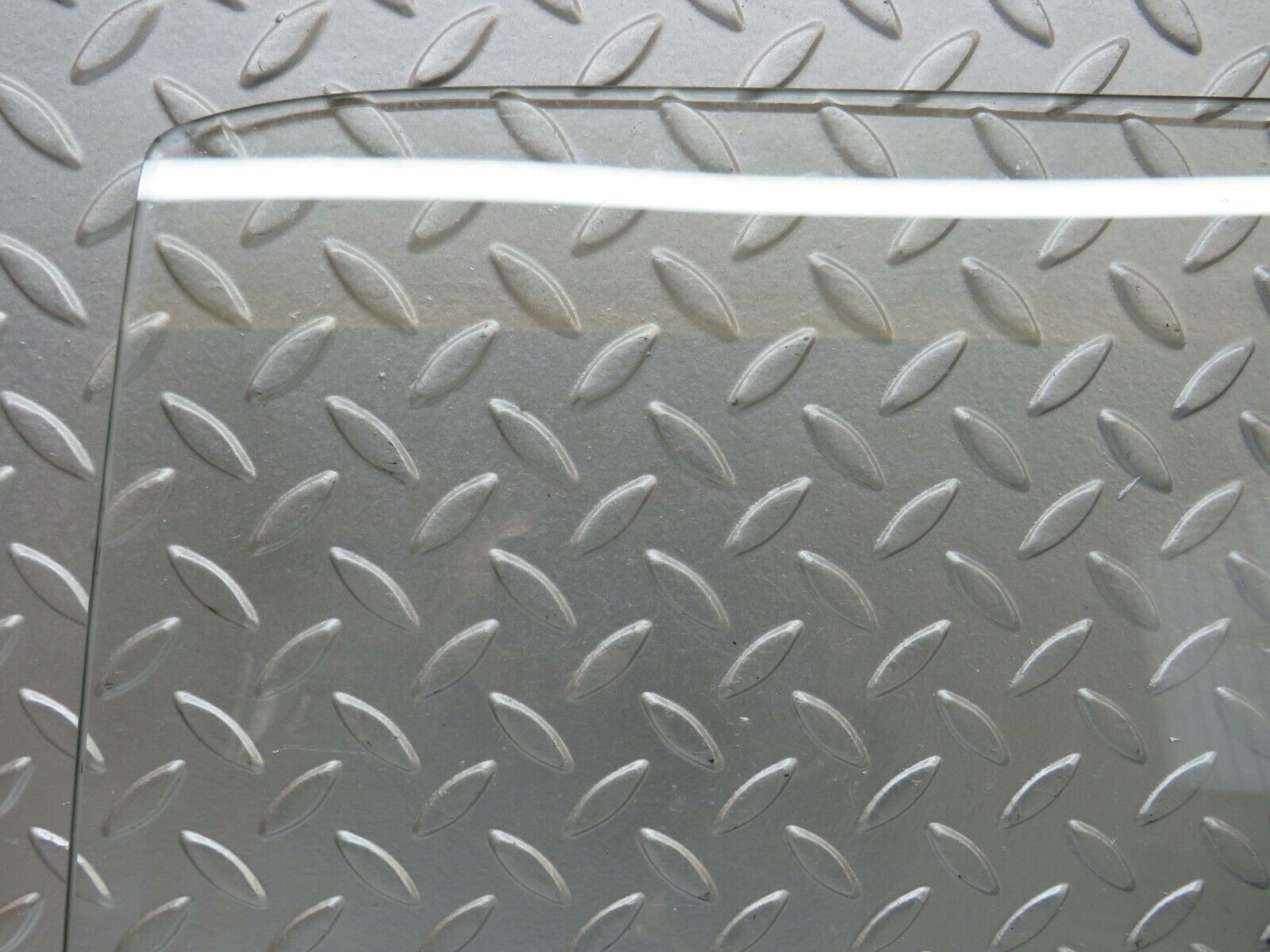 23650 Mercedes-Benz W114 280E Rear Right Door Window Glass