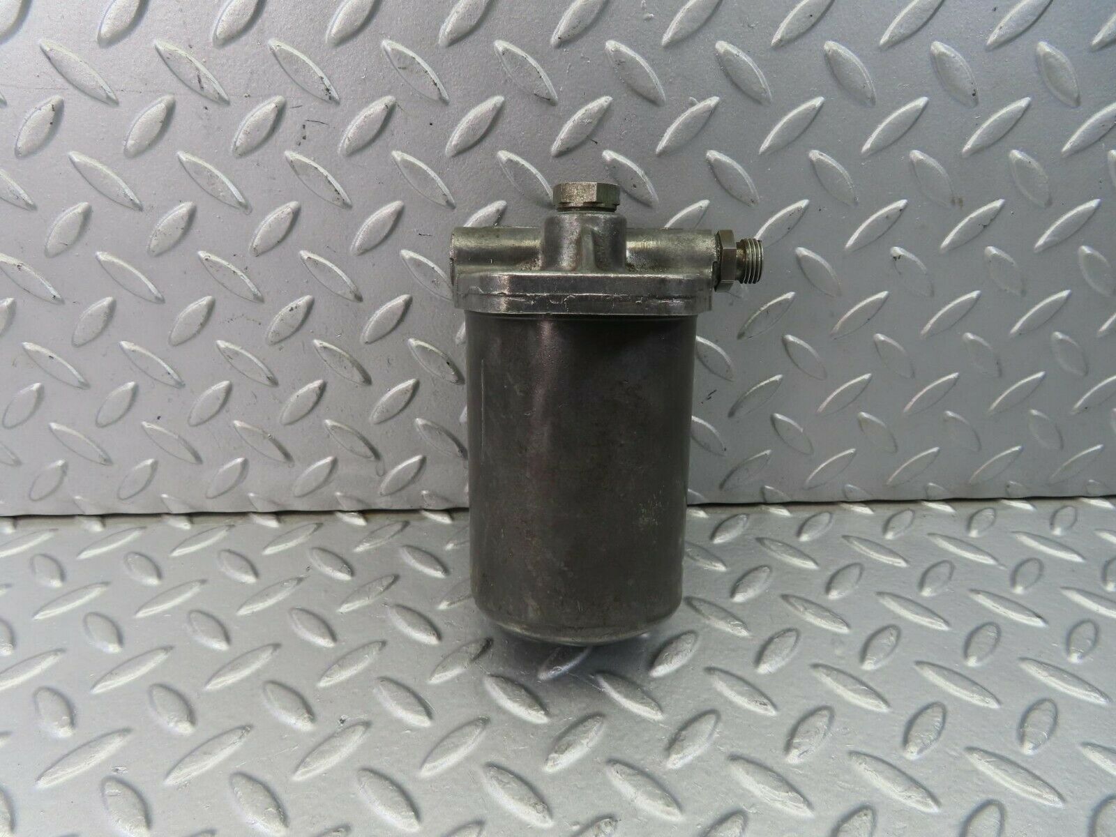 8914 Mercedes-Benz W108 Fuel Filter Housing Knecht