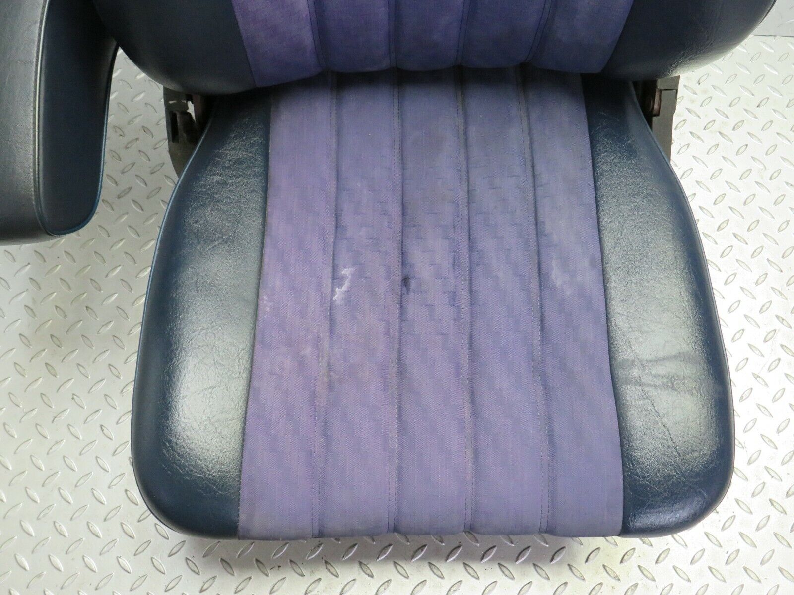 23042 Mercedes-Benz C123 230CE Coupe Front Left Seat Blue Half Leather