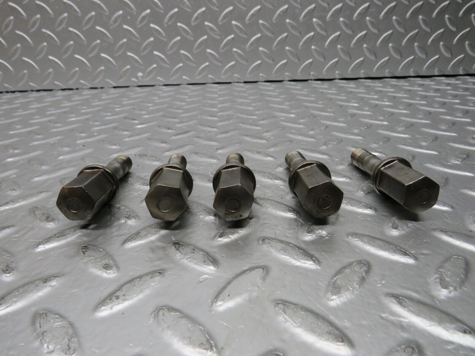 30527 Mercedes-Benz 5x Alloy Wheel Lug Bolt M12x1.5
