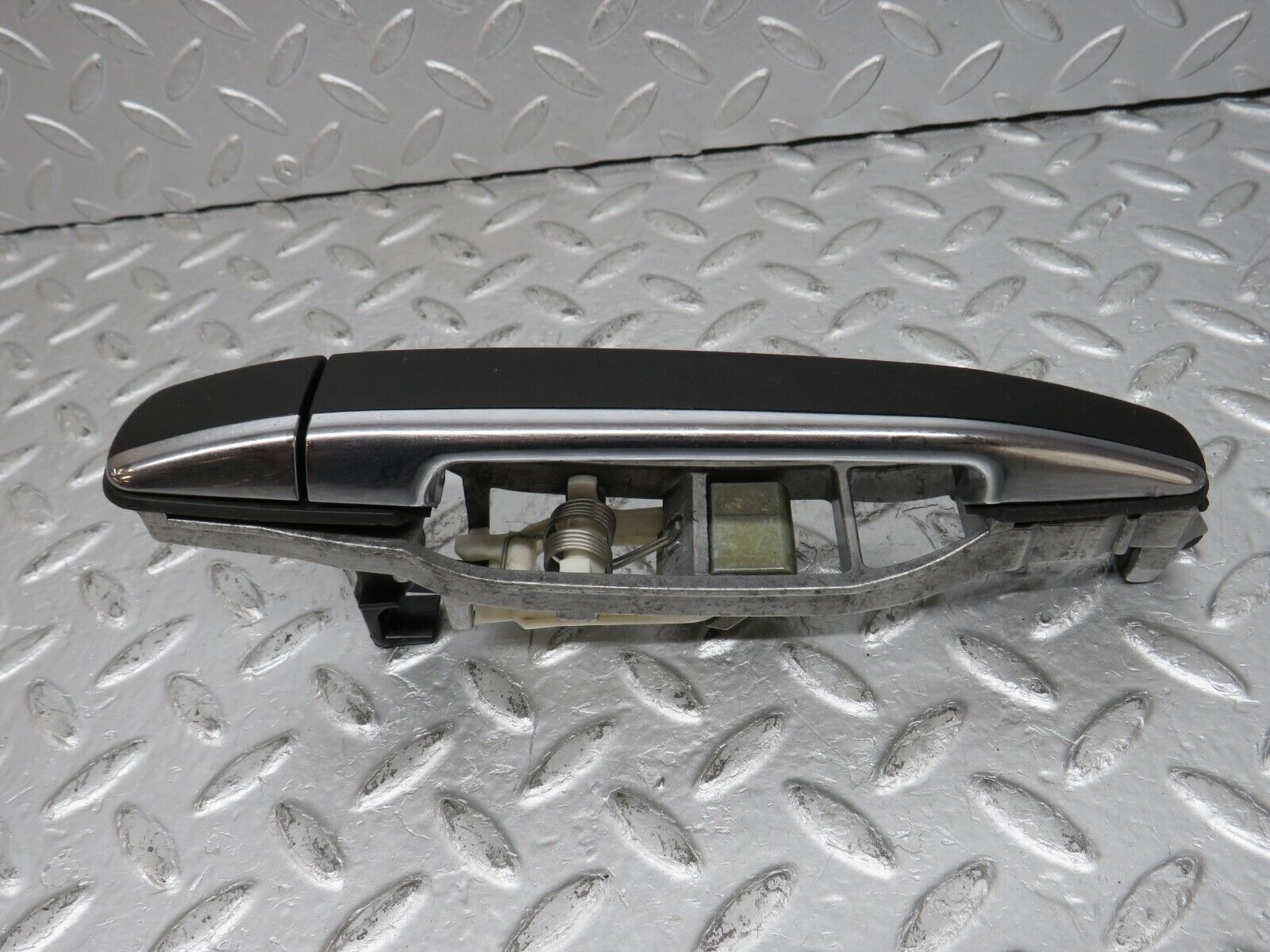 33421 Mercedes-Benz W202 C180 Rear Left Exterior Door Handle