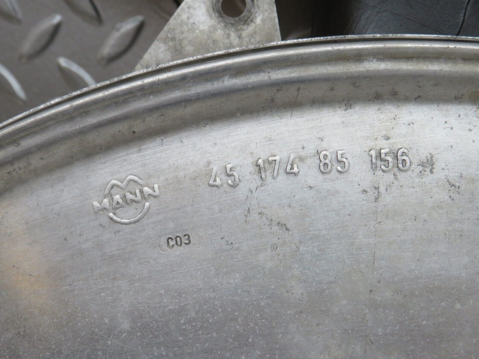 34285 Mercedes-Benz C126 380SEC Coupe Aluminium Air Filter Box Housing 0100948602