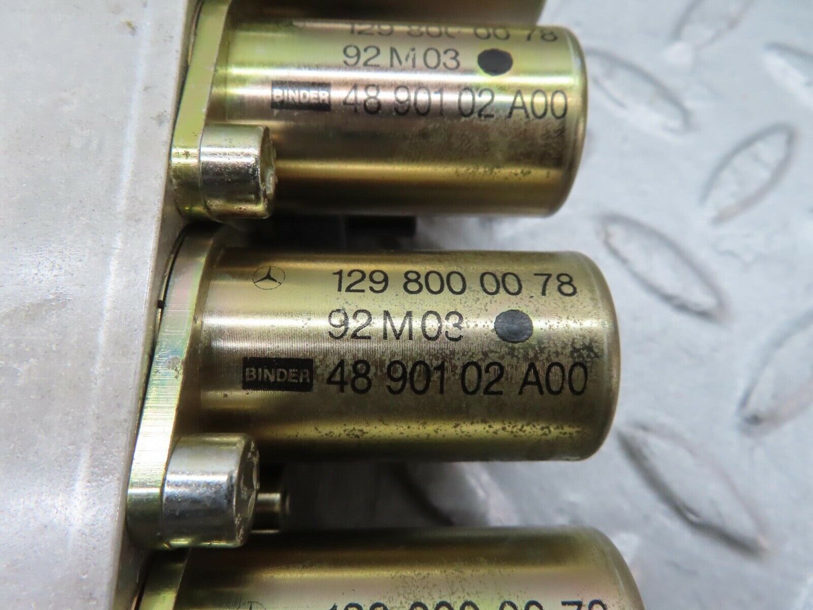 11962 Mercedes-Benz R129 300SL Coupe Left Roof Hydraulic Valve 1298000178