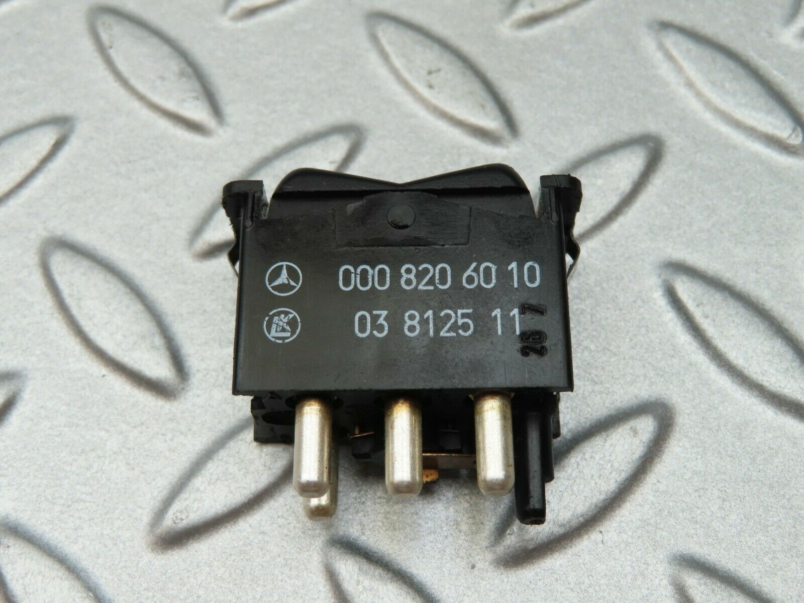 4444 Mercedes-Benz W123 230E Rear Heated Window Switch 0008206010