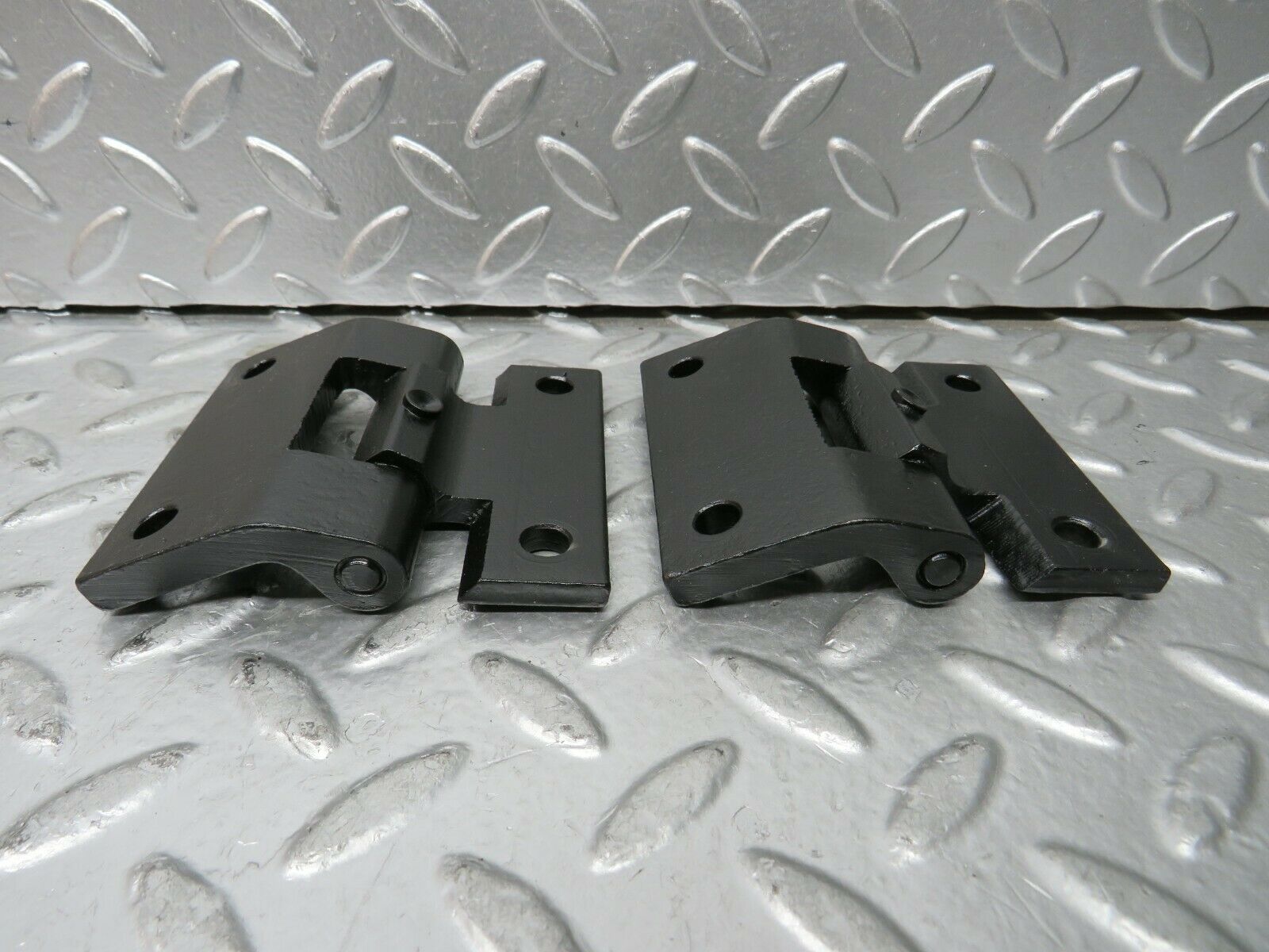 23692 Mercedes-Benz W114 280E Right Door Hinges Pair